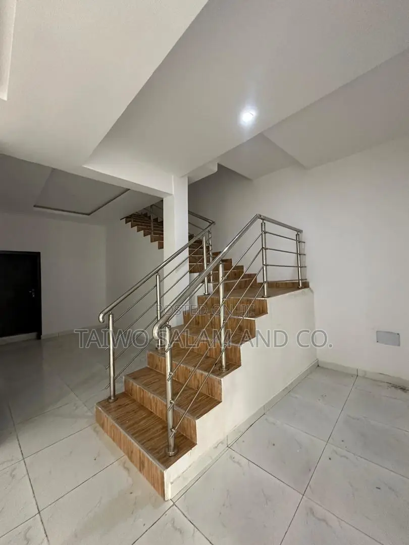 Furnished 4bdrm Duplex in Apampa, Jericho for sale