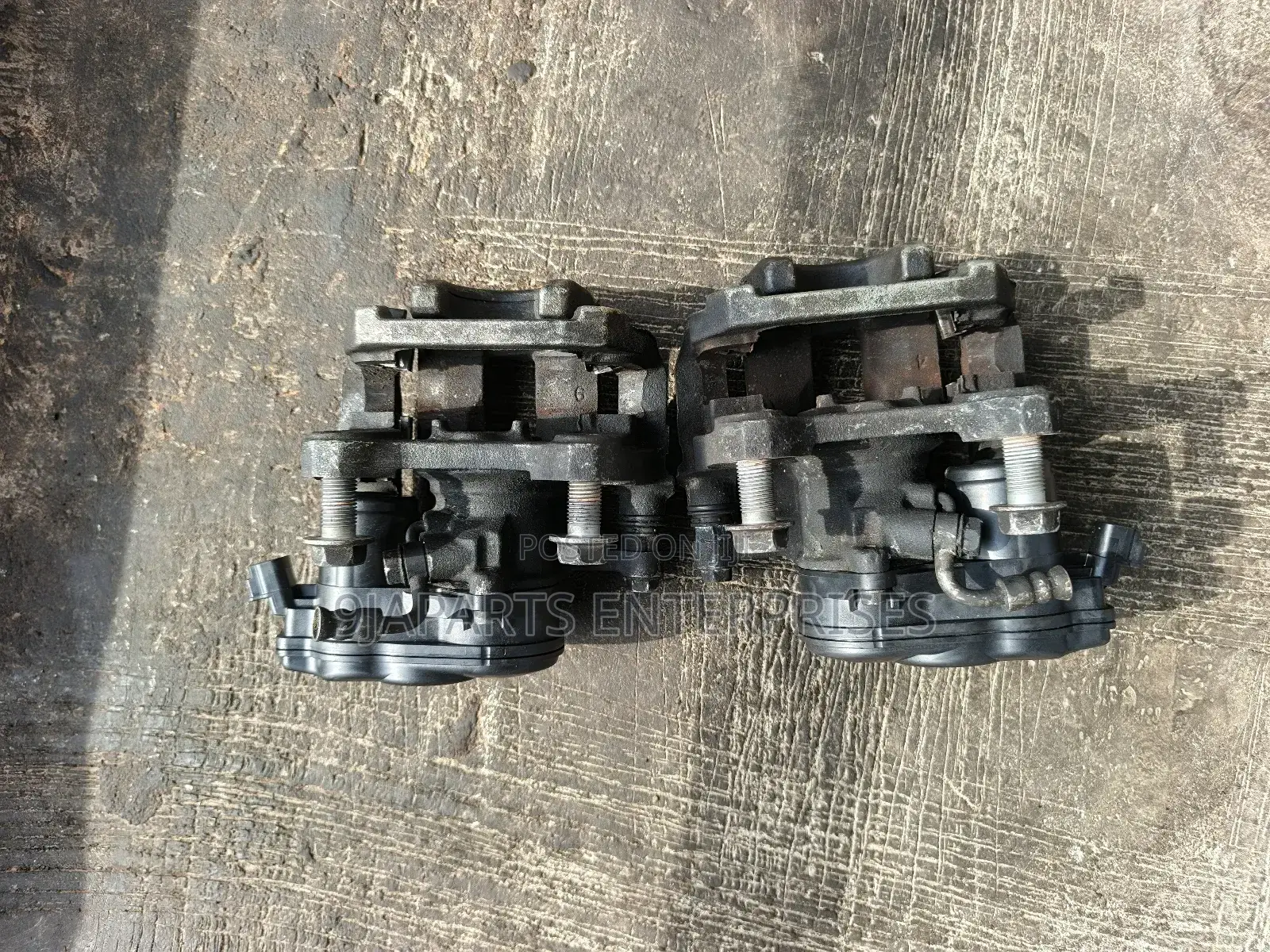 Back Calipers With Parking Brake Actuator Toyota Highlander 2020-2026