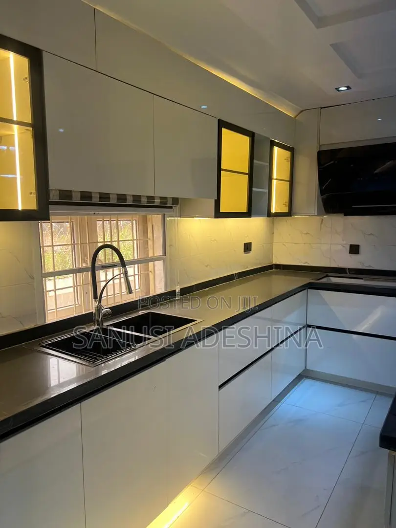 4bdrm Block of Flats in Gwarimpa Estate By, Gwarinpa for sale