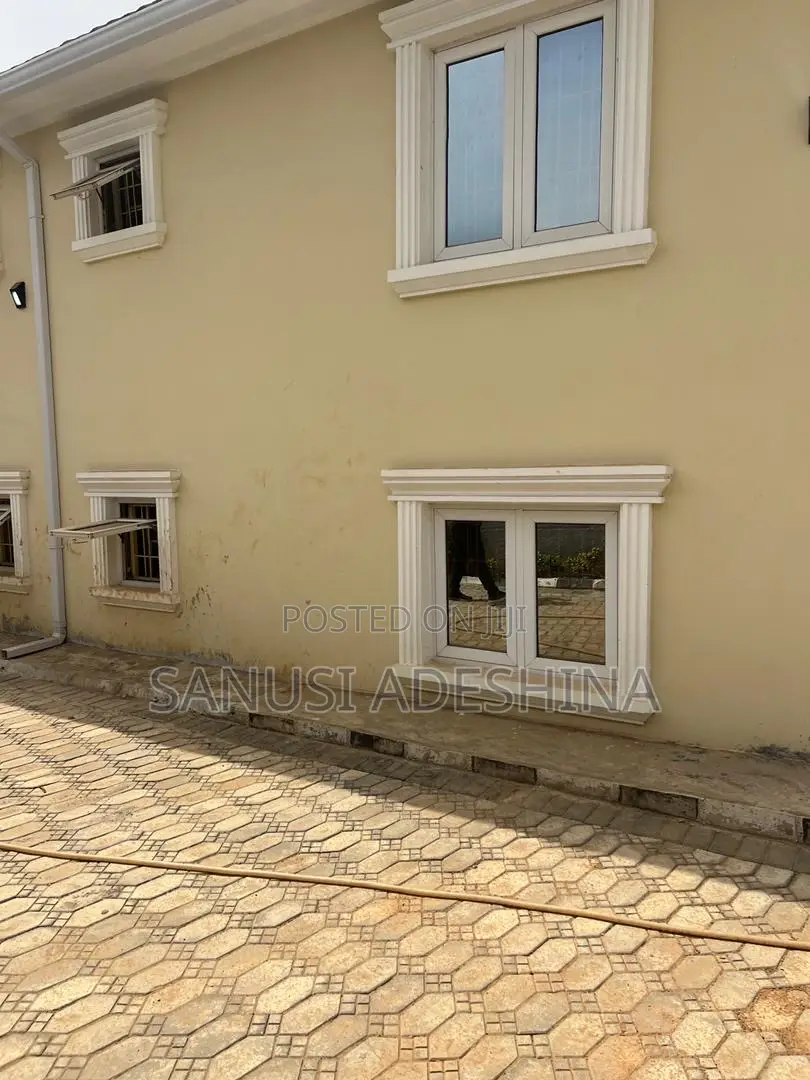 4bdrm Block of Flats in Gwarimpa Estate By, Gwarinpa for sale
