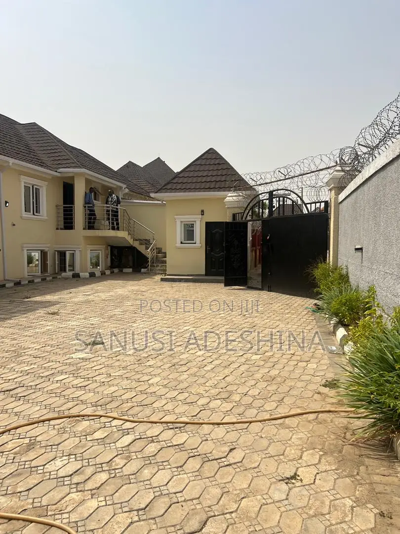 4bdrm Block of Flats in Gwarimpa Estate By, Gwarinpa for sale
