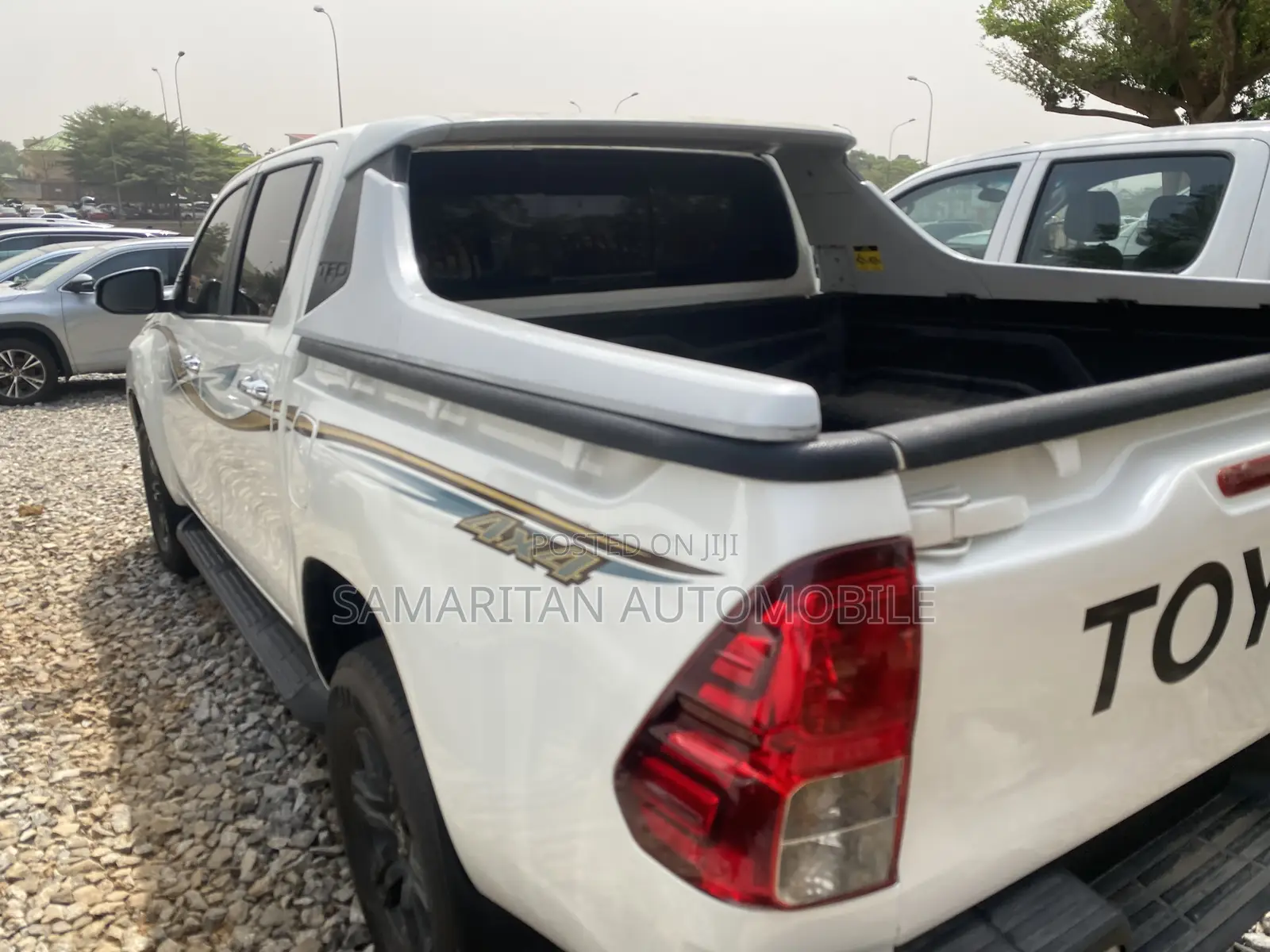 Toyota Hilux Revo Double Cab Petrol 2.7 AWD 2016 White