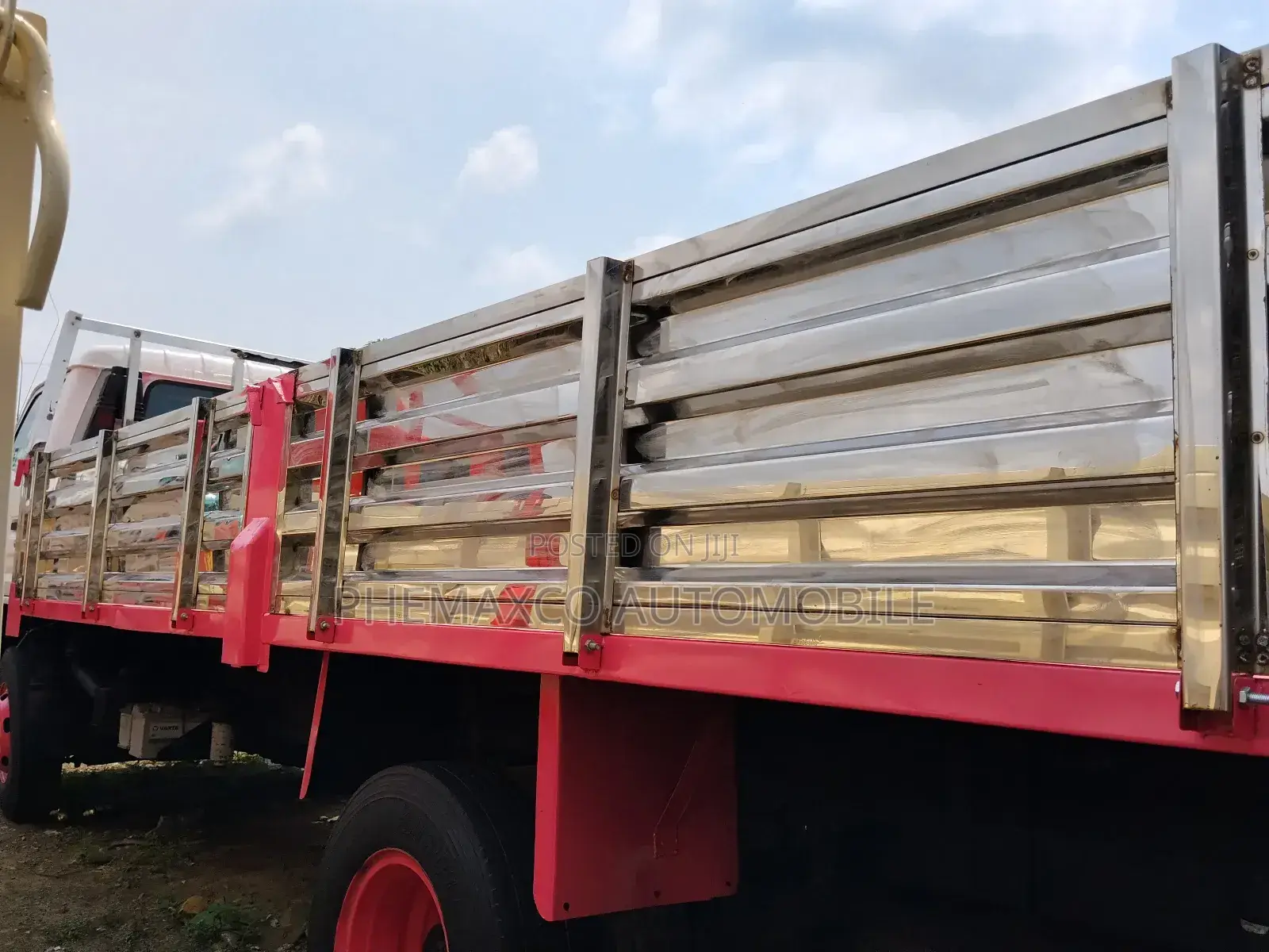 Toyota Dyna400 for Logistics