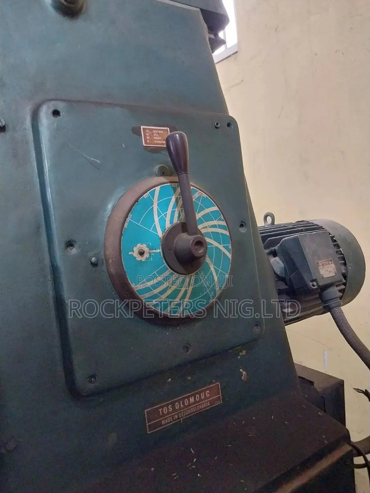 Tos Olomouc Universal Milling Machine