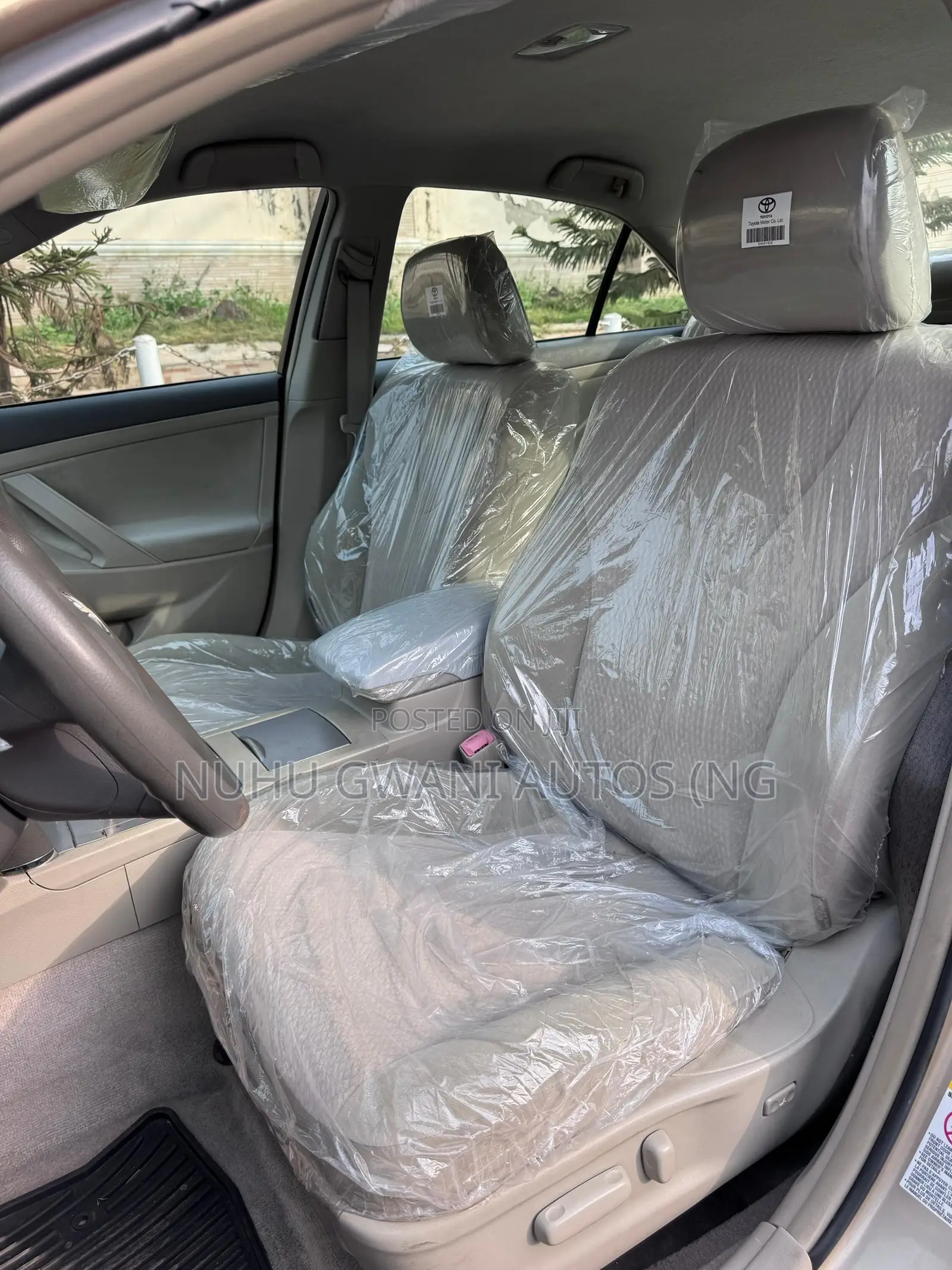 Toyota Camry 2010 Gold