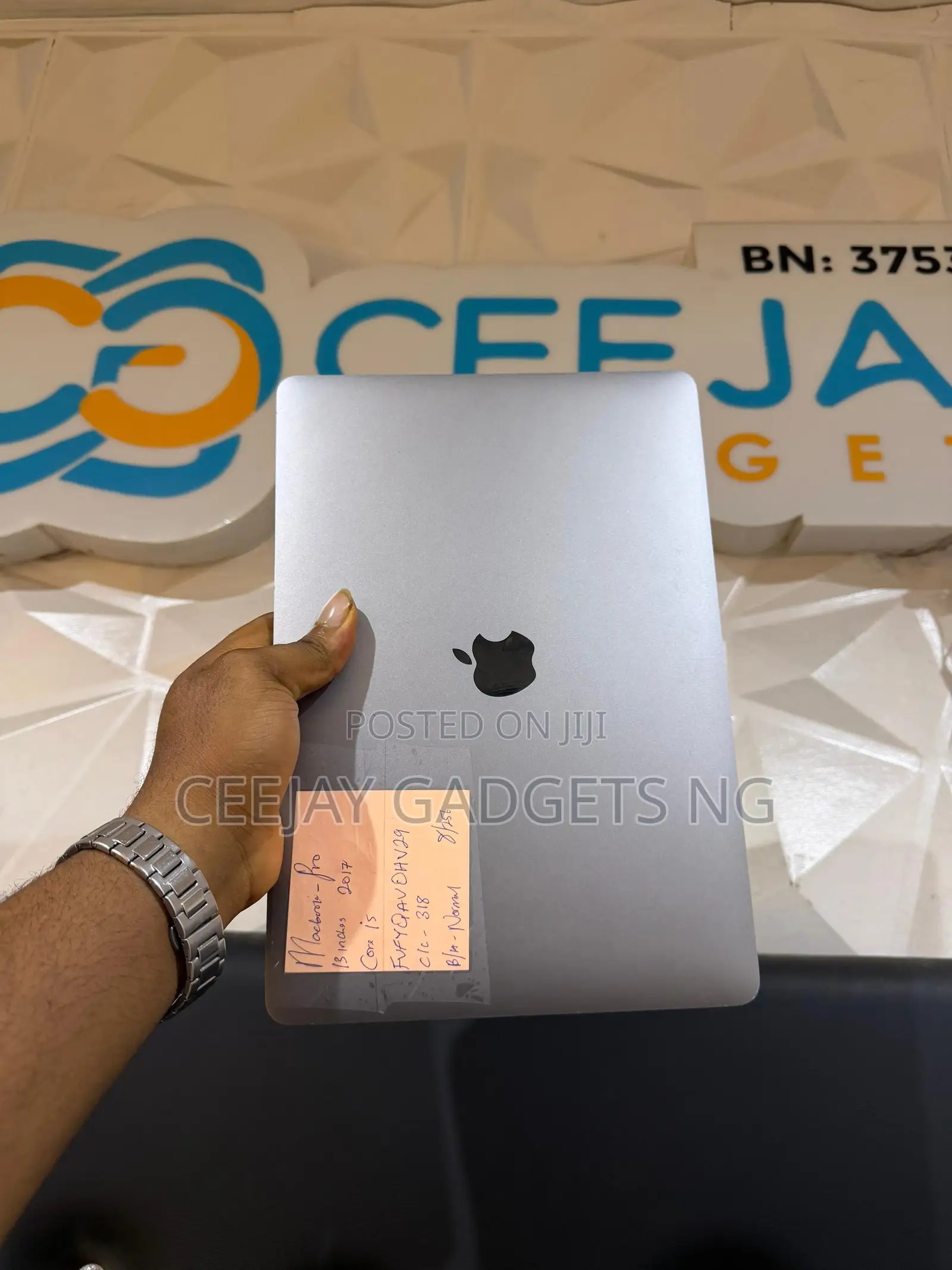 Laptop Apple MacBook Pro 2017 8GB Intel Core I5 SSD 256GB