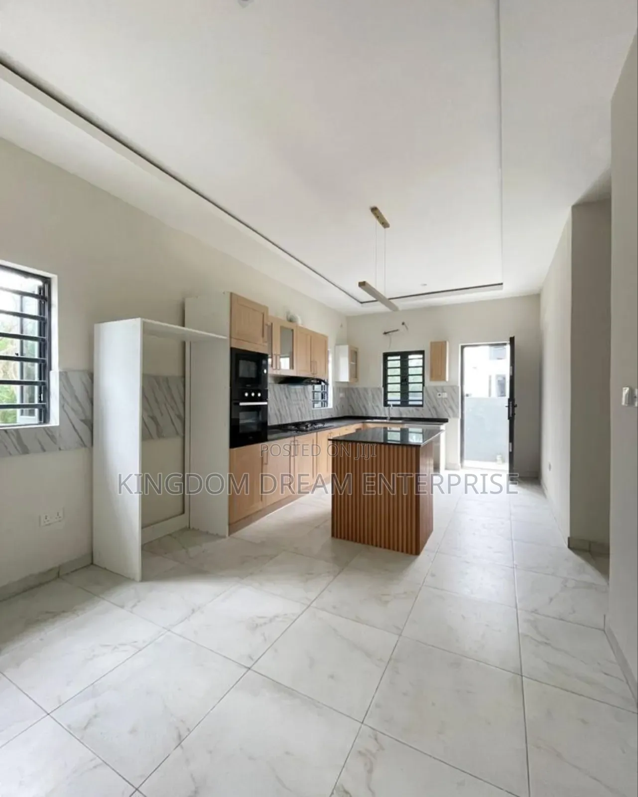 5bdrm Duplex in Lekki County for rent