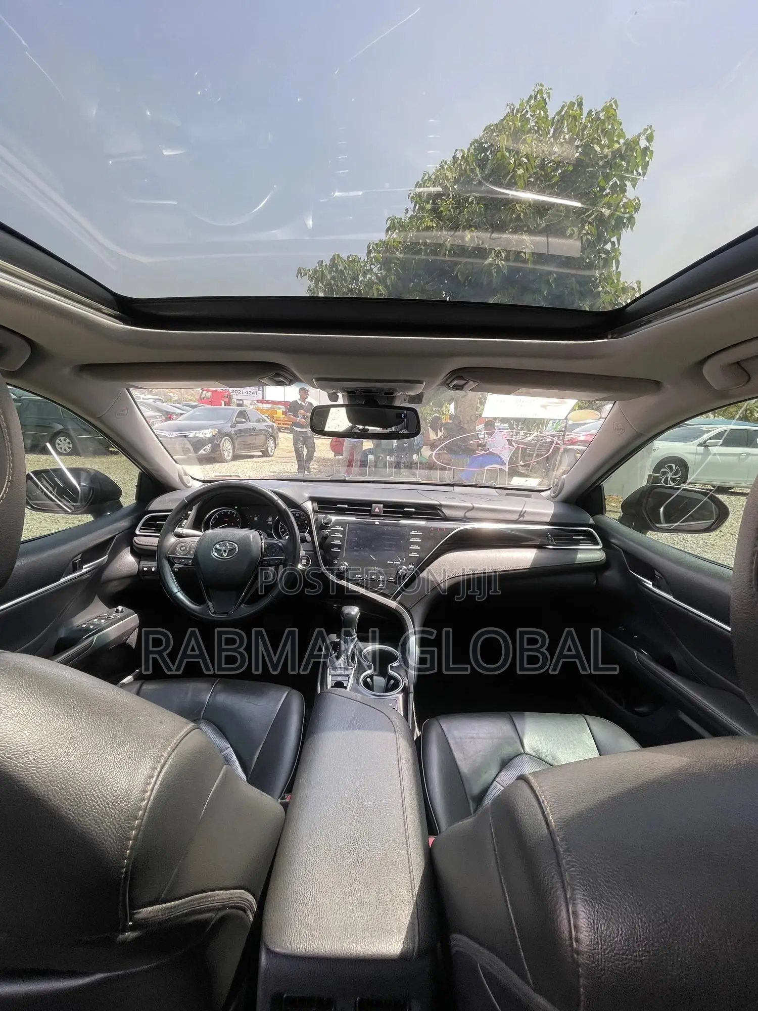 Toyota Camry XLE V6 (3.5L V6 8A) 2019 Red