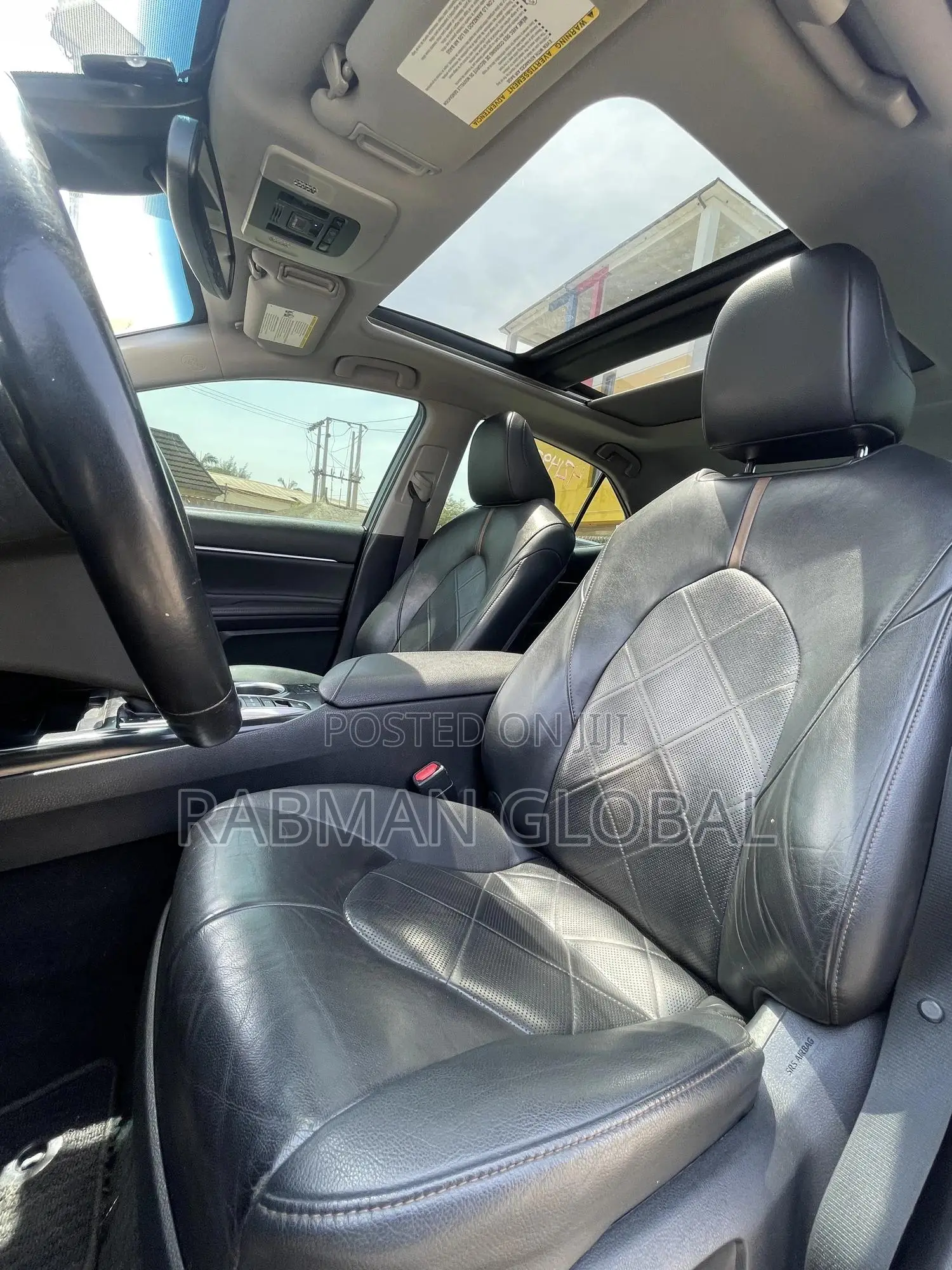 Toyota Camry XLE V6 (3.5L V6 8A) 2019 Red