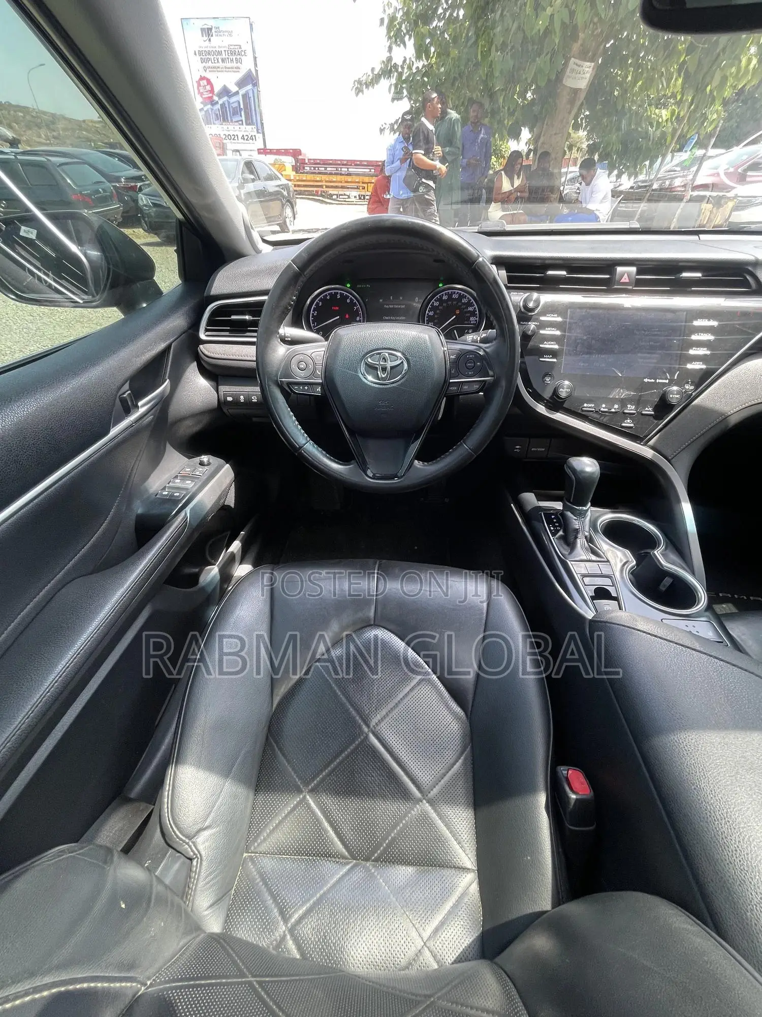 Toyota Camry XLE V6 (3.5L V6 8A) 2019 Red
