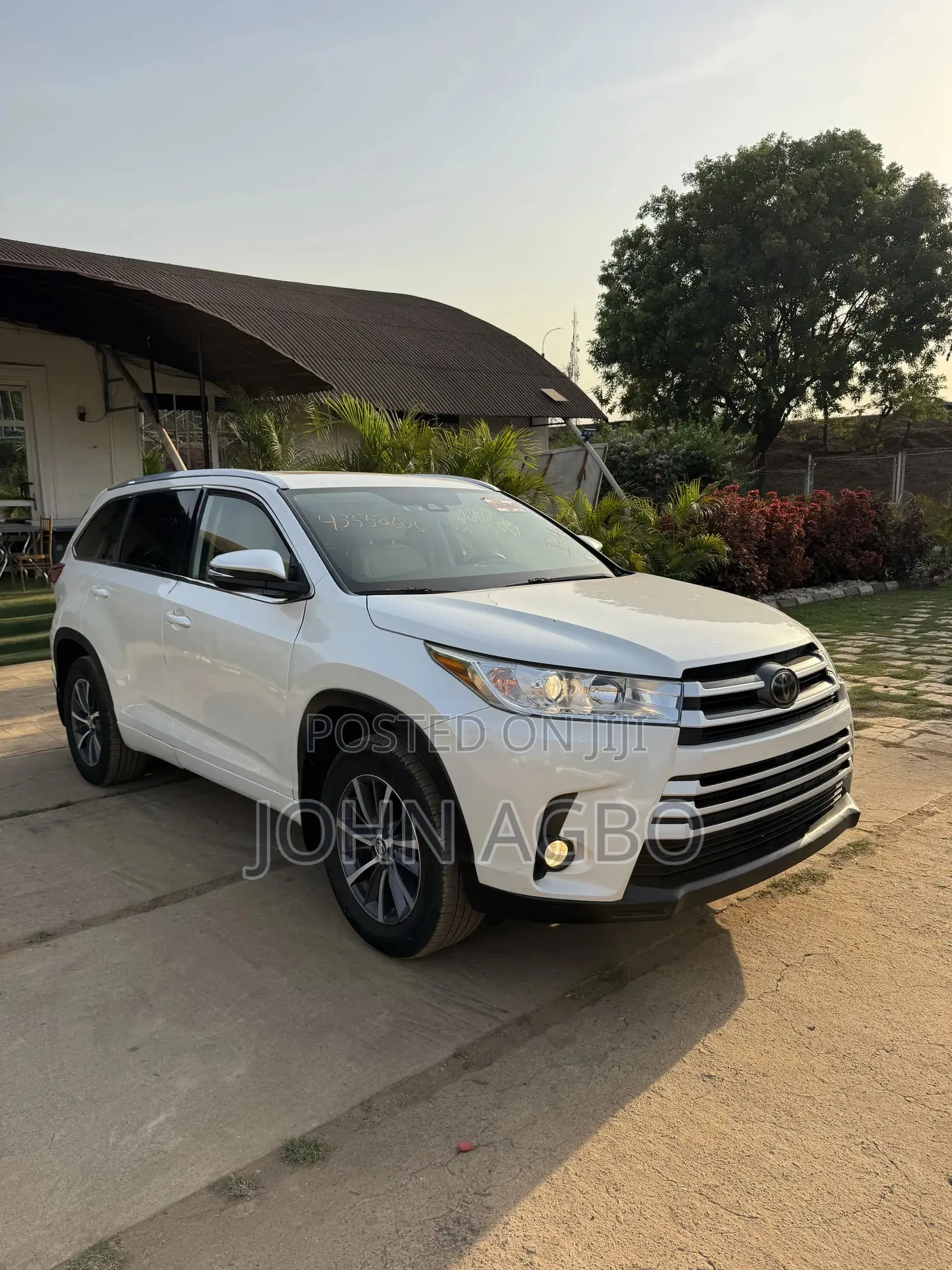Toyota Highlander XLE 4x4 V6 (3.5L 6cyl 8A) 2018 White