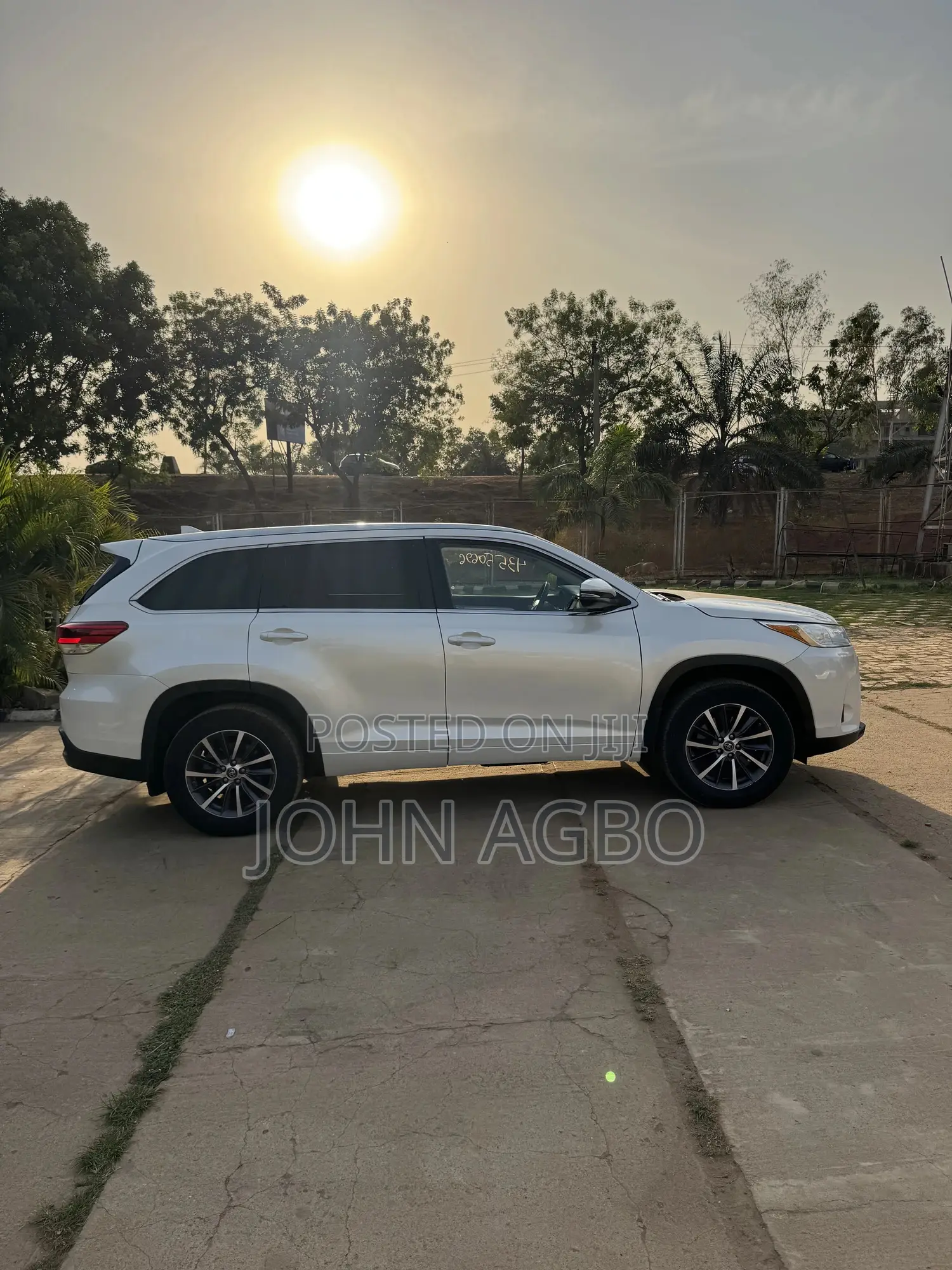 Toyota Highlander XLE 4x4 V6 (3.5L 6cyl 8A) 2018 White