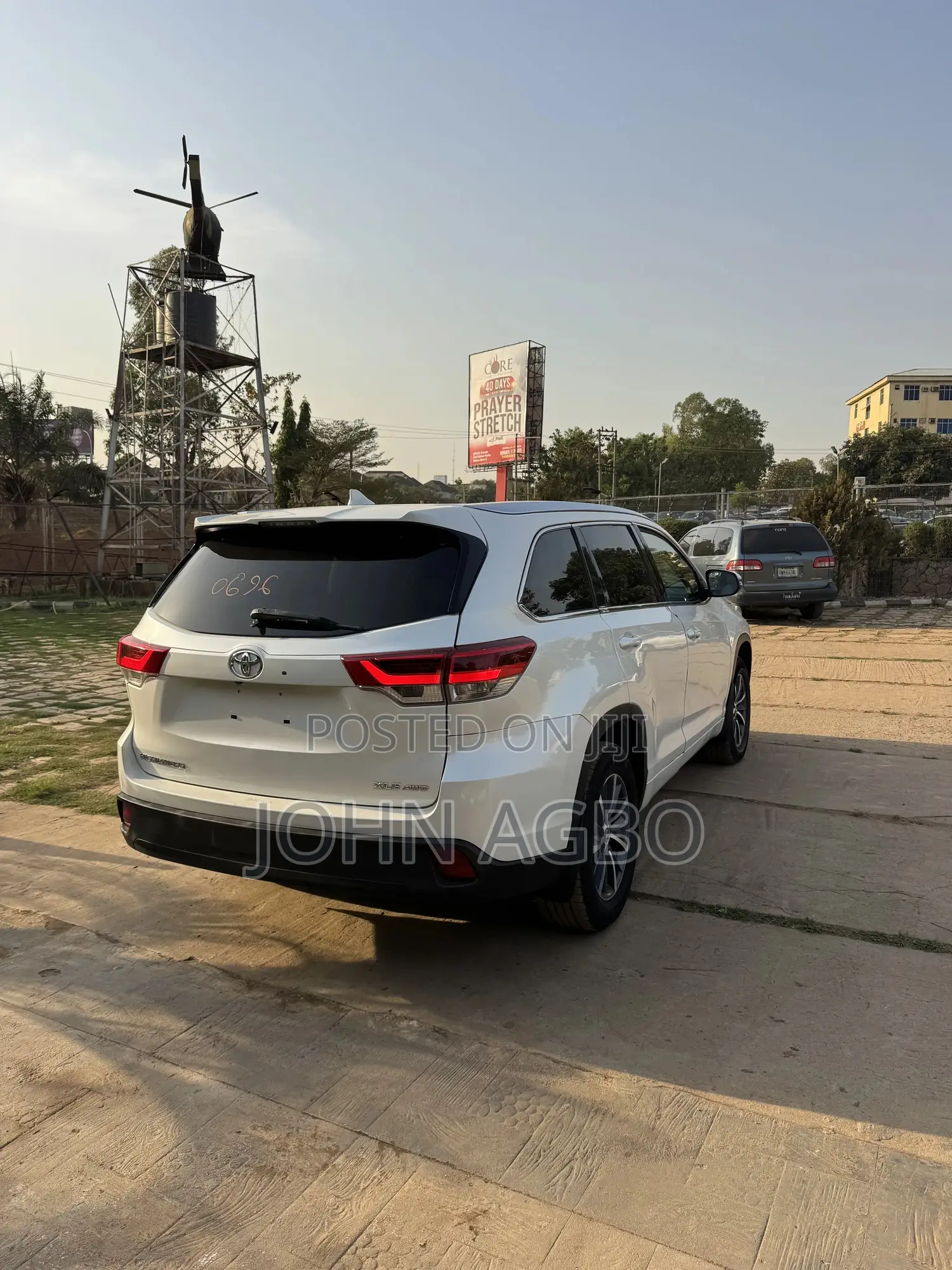 Toyota Highlander XLE 4x4 V6 (3.5L 6cyl 8A) 2018 White