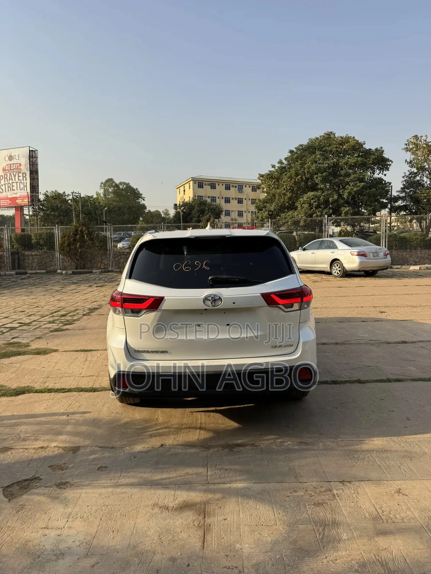 Toyota Highlander XLE 4x4 V6 (3.5L 6cyl 8A) 2018 White