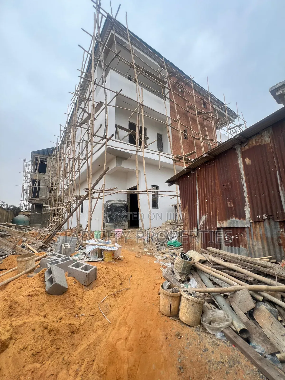 5bdrm Duplex in Magodo Gra Phase 1 for sale