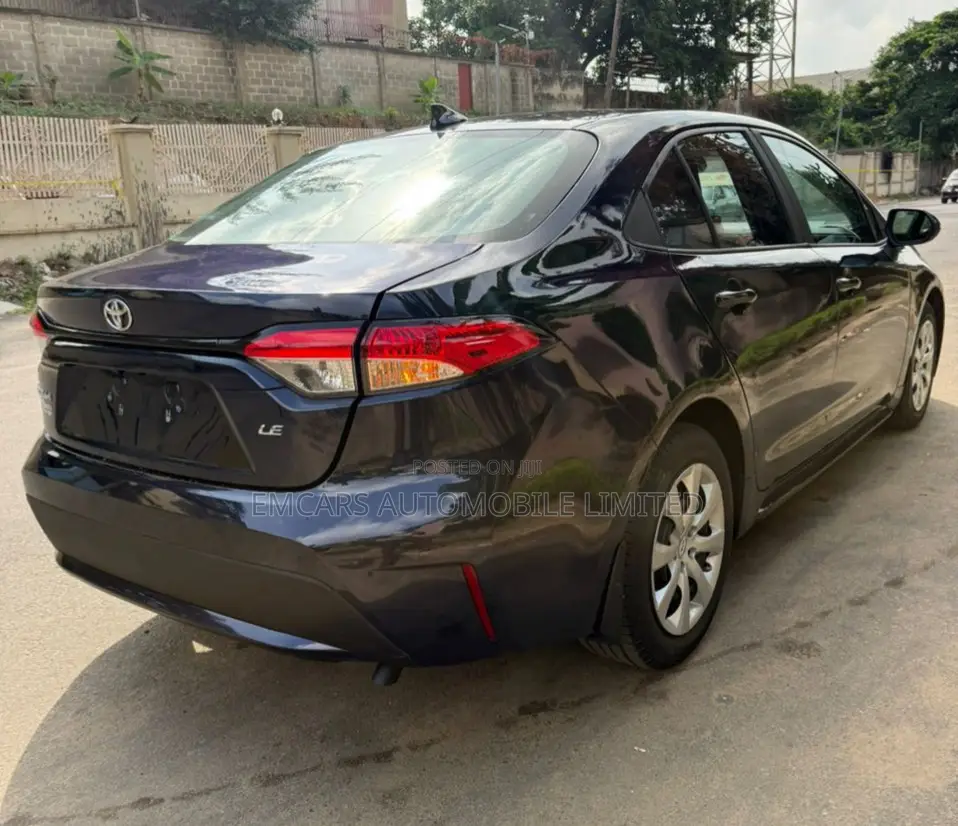 Toyota Corolla LE 2022 Blue