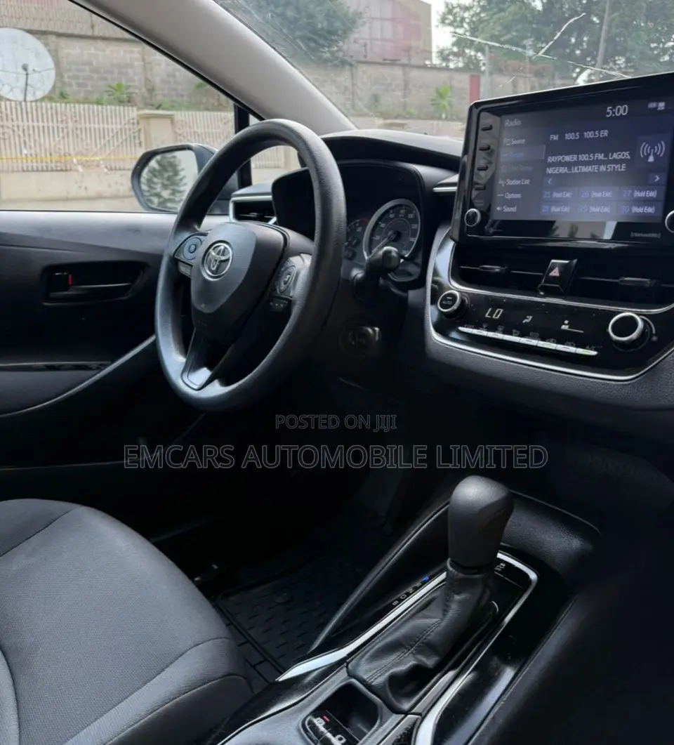 Toyota Corolla LE 2022 Blue