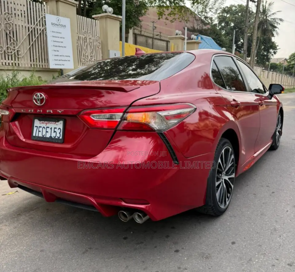 Toyota Camry SE FWD 2020 Red