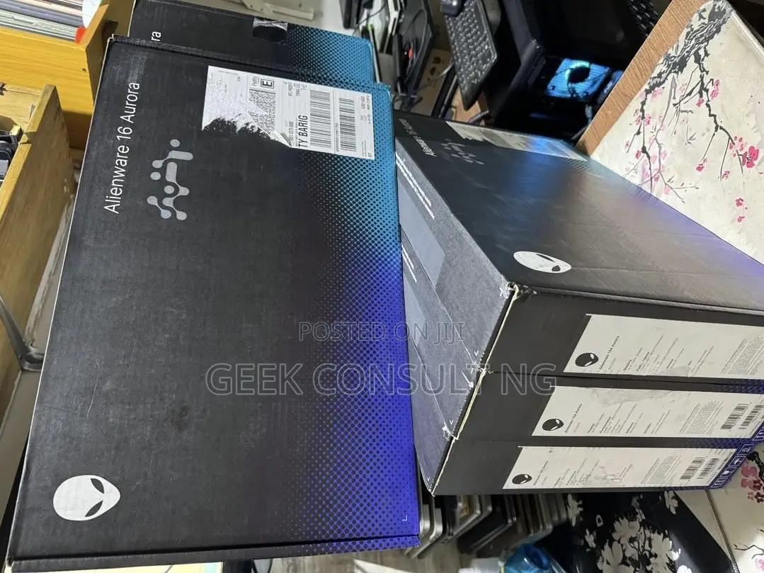 New Laptop Dell Alienware 16X Aurora 32GB Intel Core Ultra 9 SSD 1T