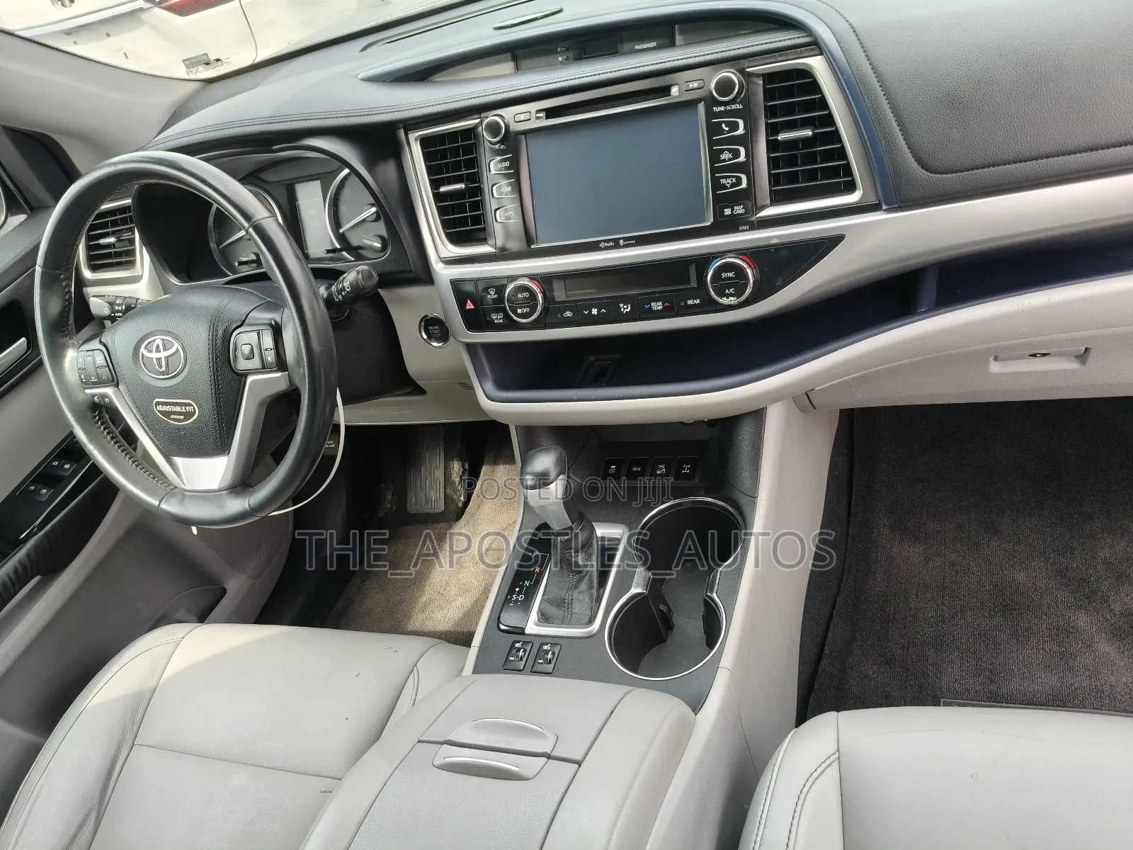 Toyota Highlander XLE 4dr SUV AWD (3.5L 6cyl 6A) 2014 Silver
