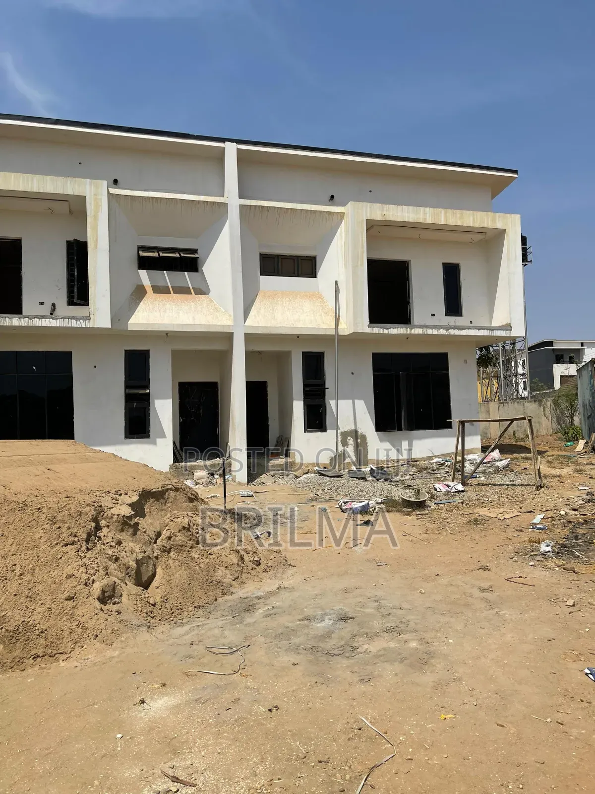 4bdrm Duplex in Kaura for sale