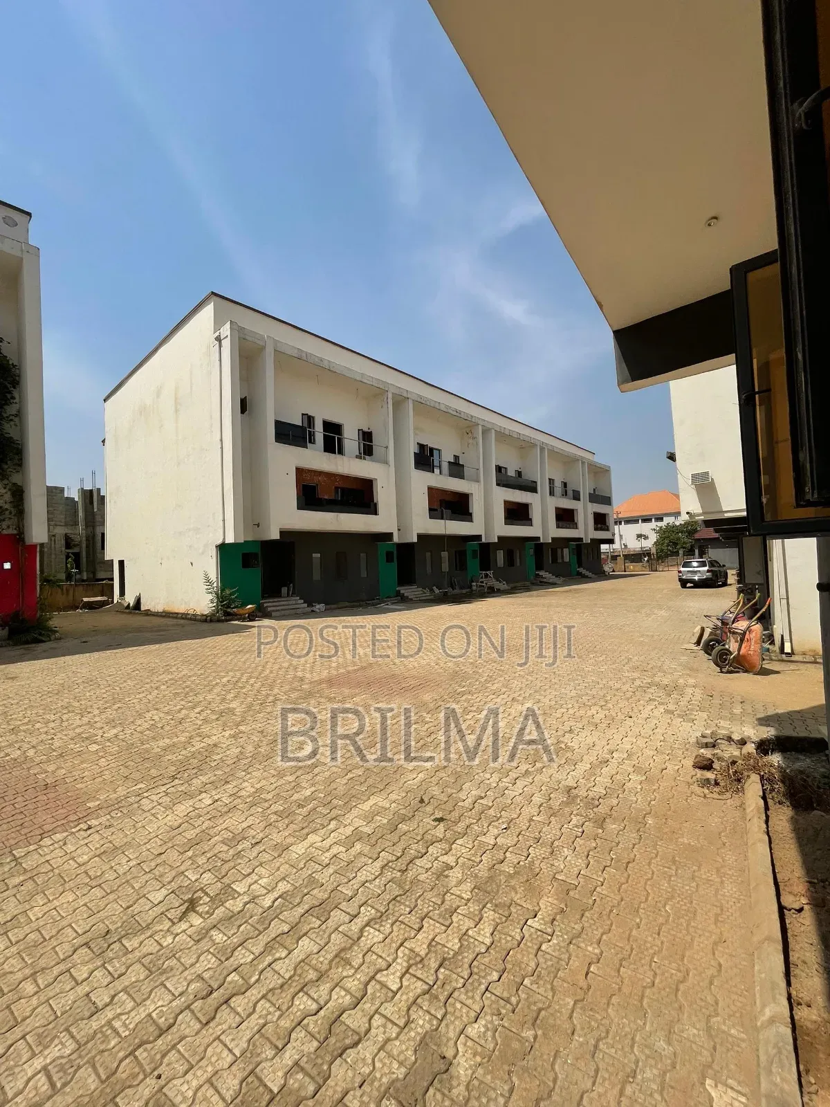 4bdrm Duplex in Kaura for sale