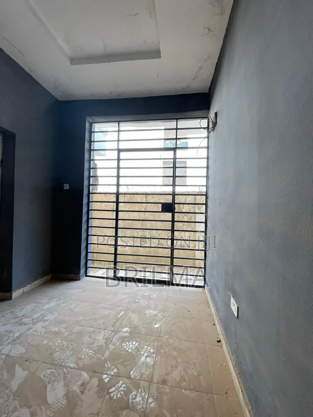 4bdrm Duplex in Kaura for sale