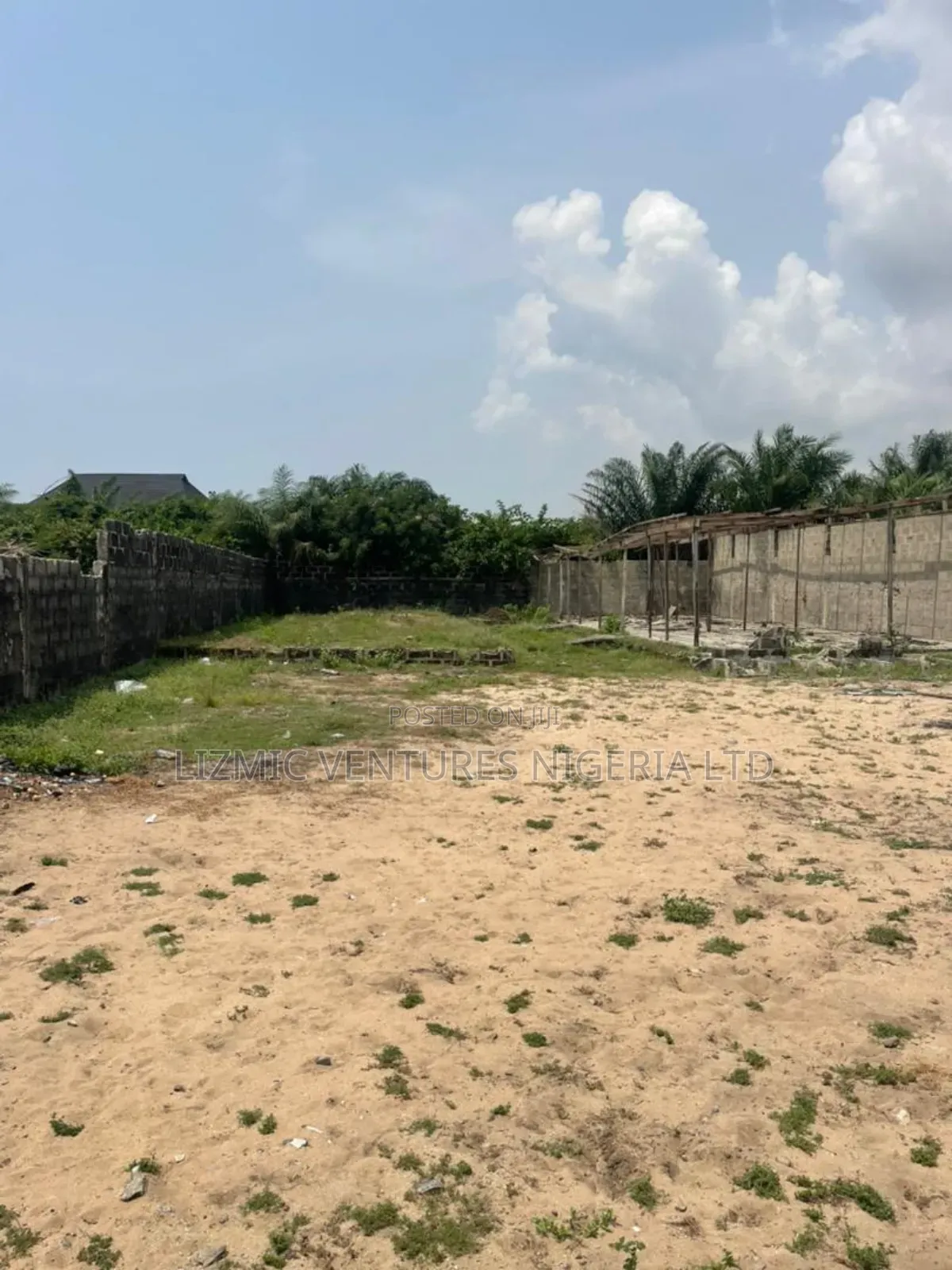 3bdrm Bungalow in Ilege Lcda, Lekki Expressway for sale