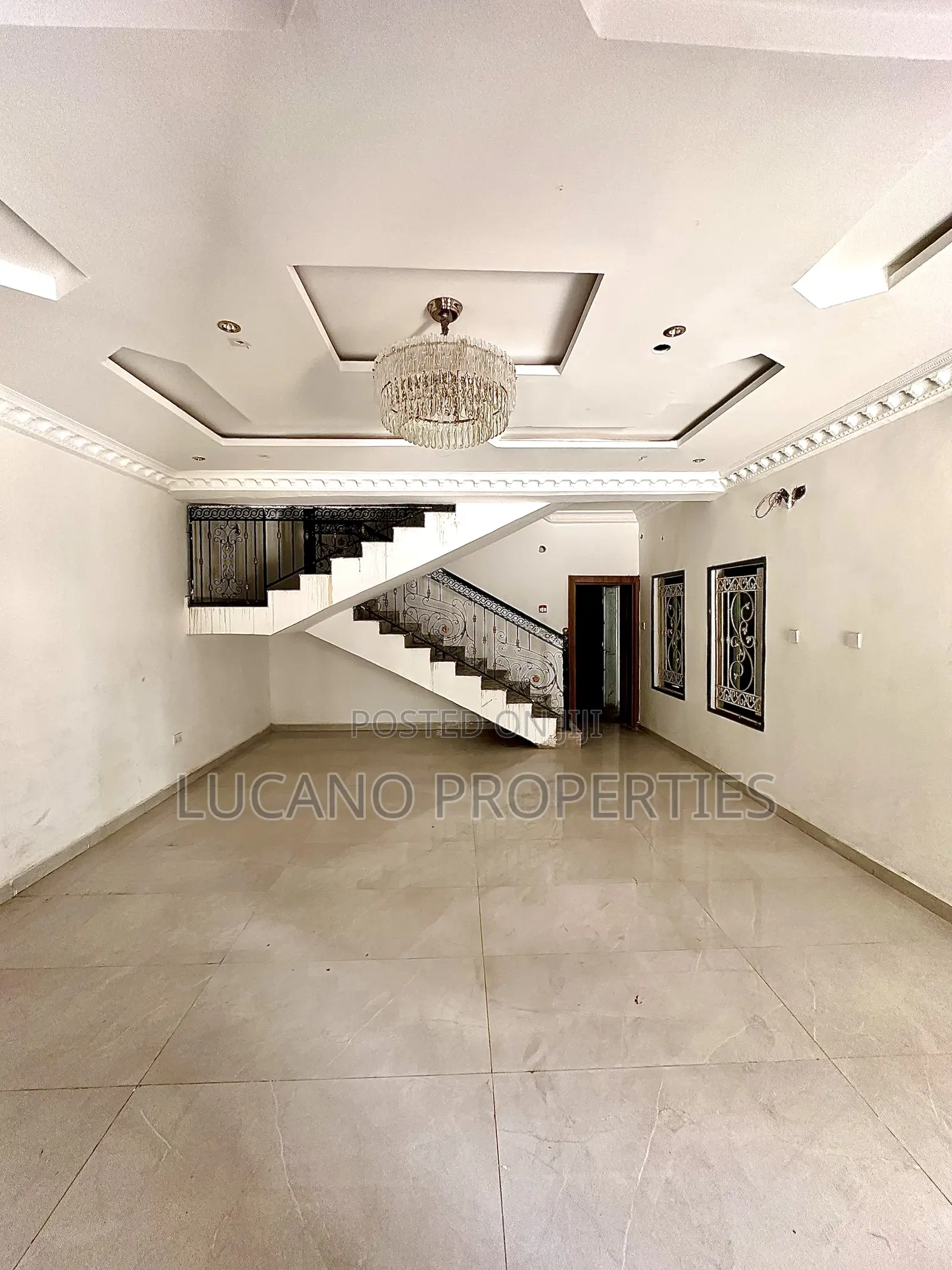 5bdrm Duplex in Wuse District for sale