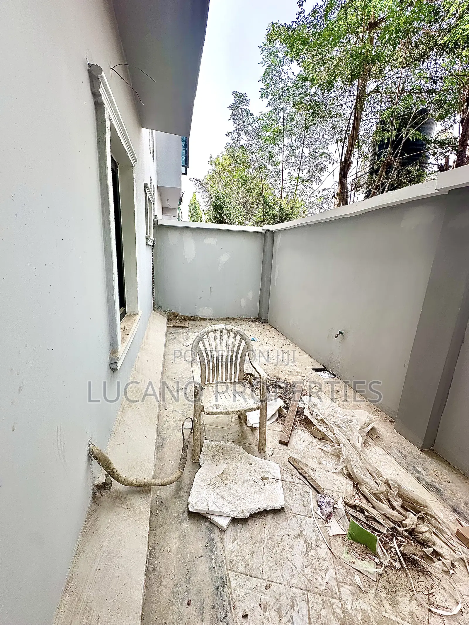 5bdrm Duplex in Wuse District for sale