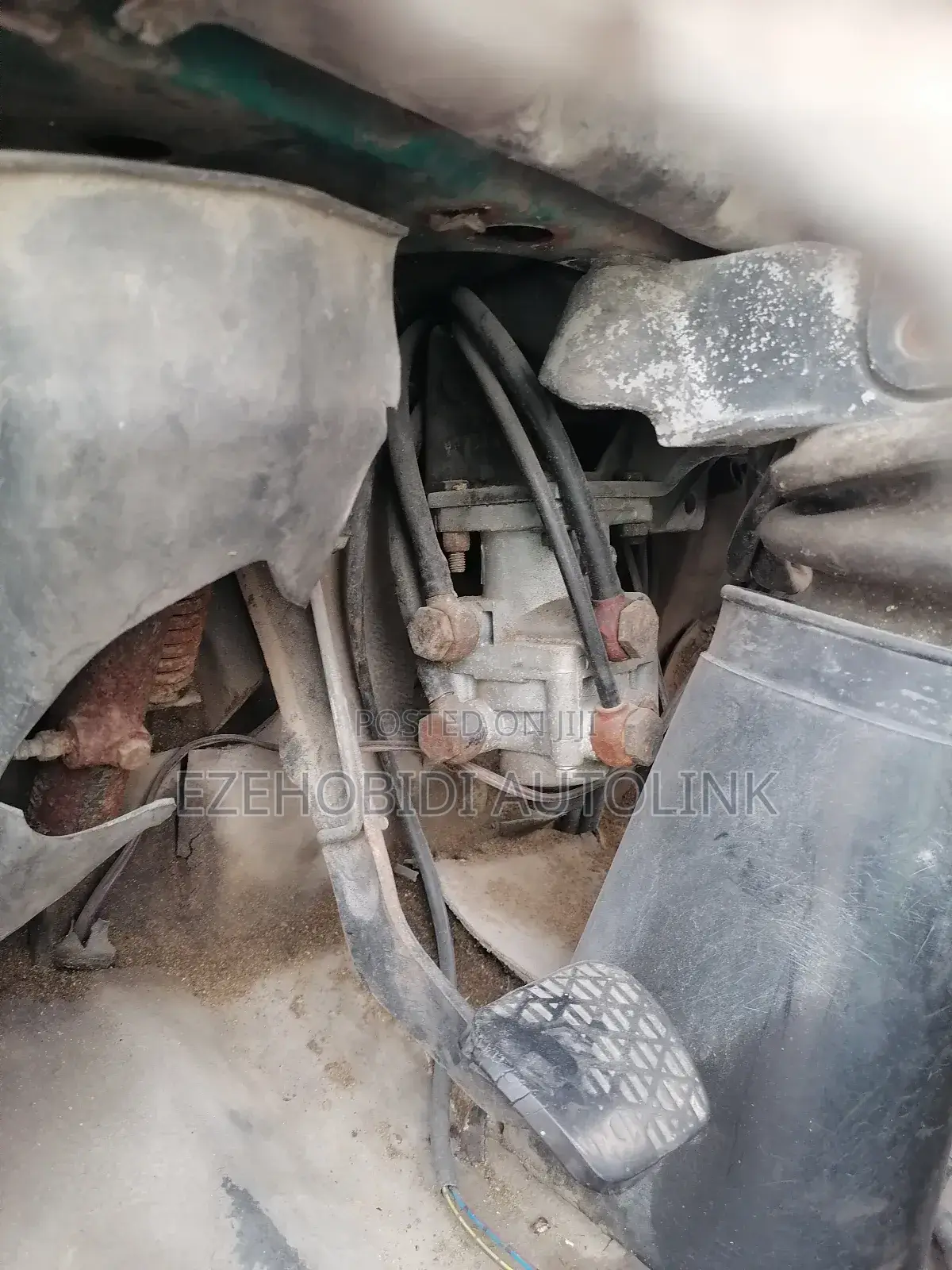Tokunbo Mercedes Benz 1619. With V6 Engine, Cap and Chassis