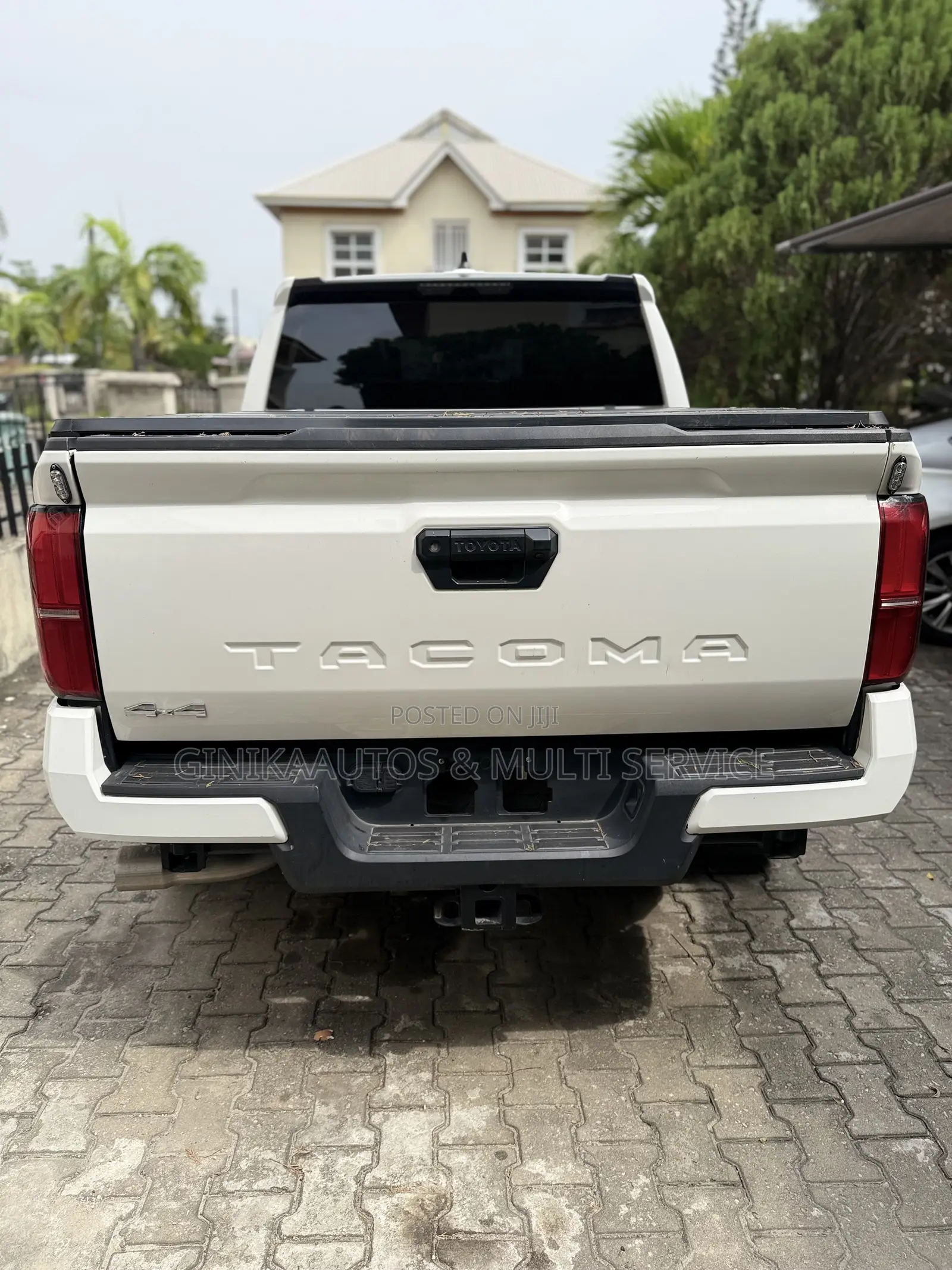 Toyota Tacoma SR5 Double Cab 6' Bed AT 2024 White