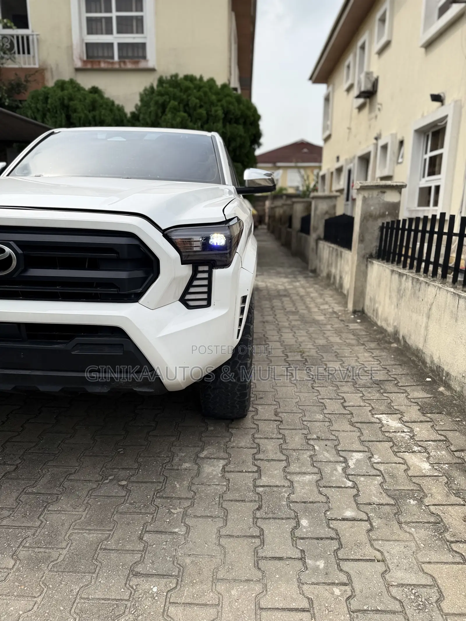 Toyota Tacoma SR5 Double Cab 6' Bed AT 2024 White