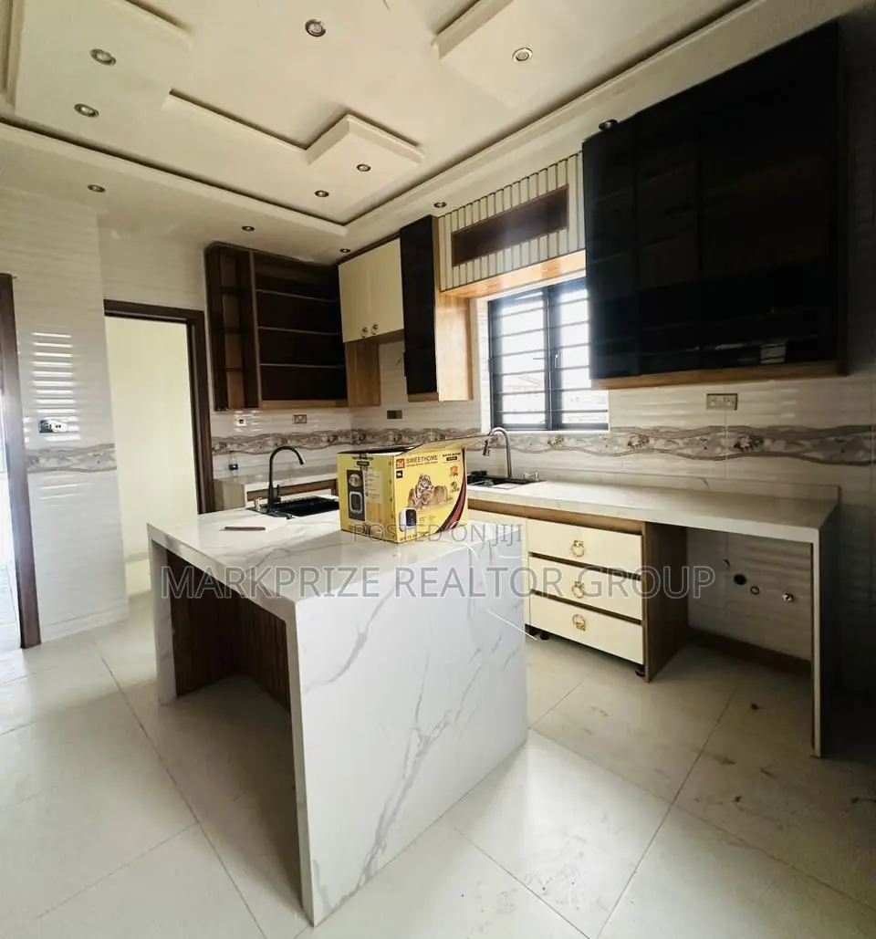 5bdrm Duplex in Magodo Phase 2 Lagos for sale