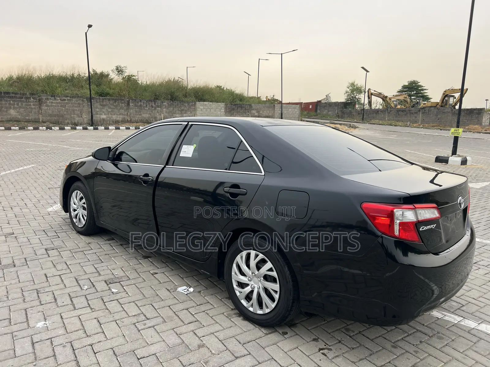 Toyota Camry LE 4dr Sedan (2.5L 4cyl 6A) 2014 Black
