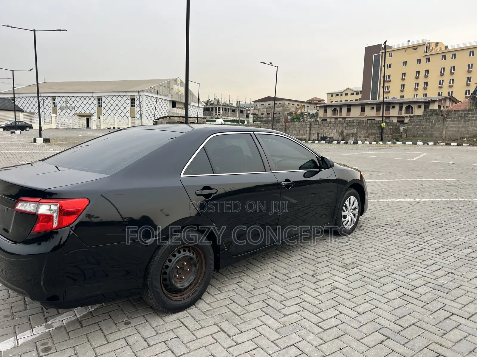 Toyota Camry LE 4dr Sedan (2.5L 4cyl 6A) 2014 Black