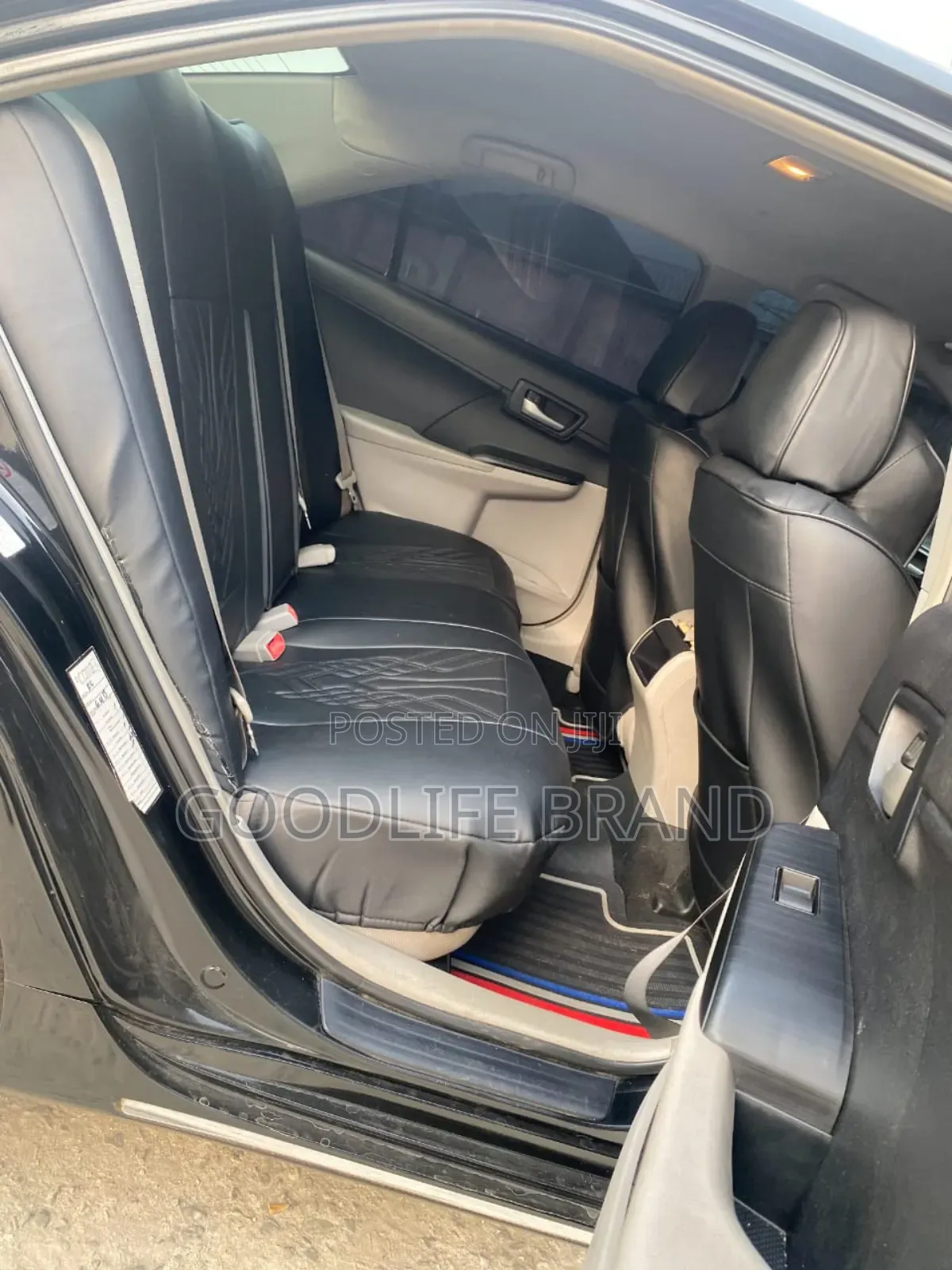 Toyota Camry SE 4dr Sedan (2.5L 4cyl 6A) 2013 Matt Black