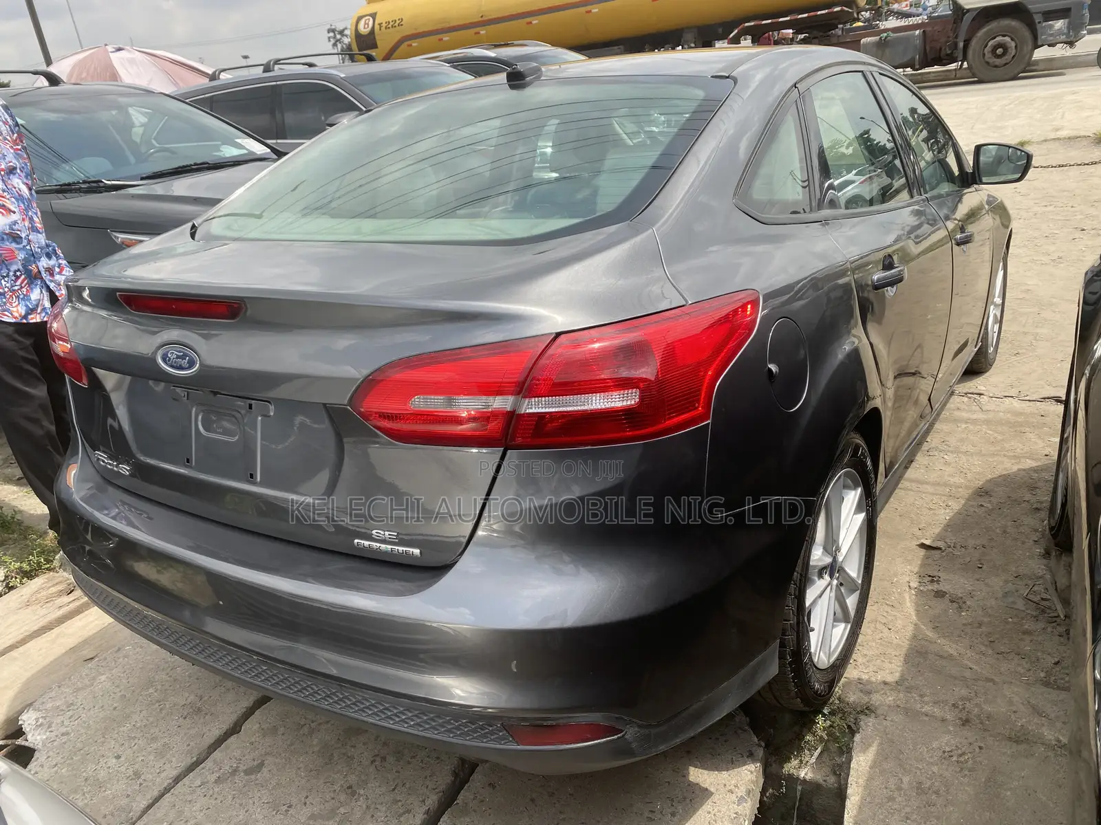 Ford Focus SE Sedan FWD (1.0L 3cyl 5M) 2016 Gray