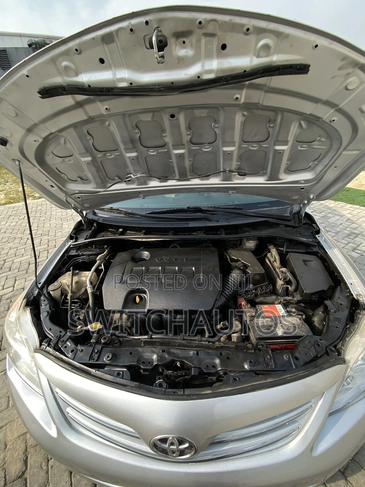 Toyota Corolla L 4dr Sedan (1.8L 4cyl 5M) 2013 Silver
