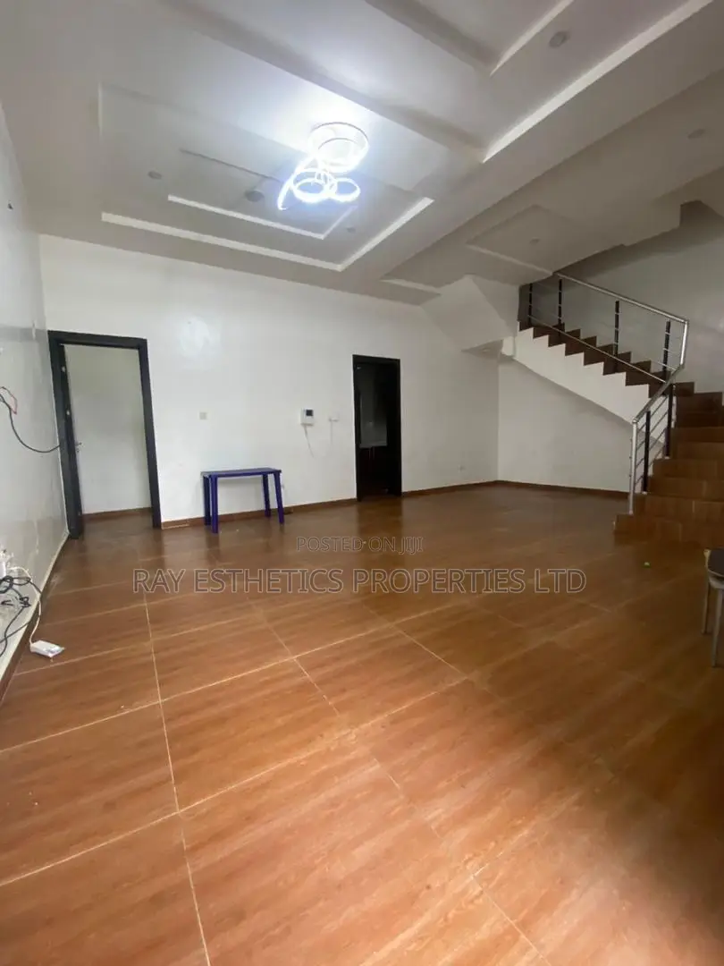 4bdrm Duplex in Spring Valley Estate, Off Lekki-Epe Expressway for rent