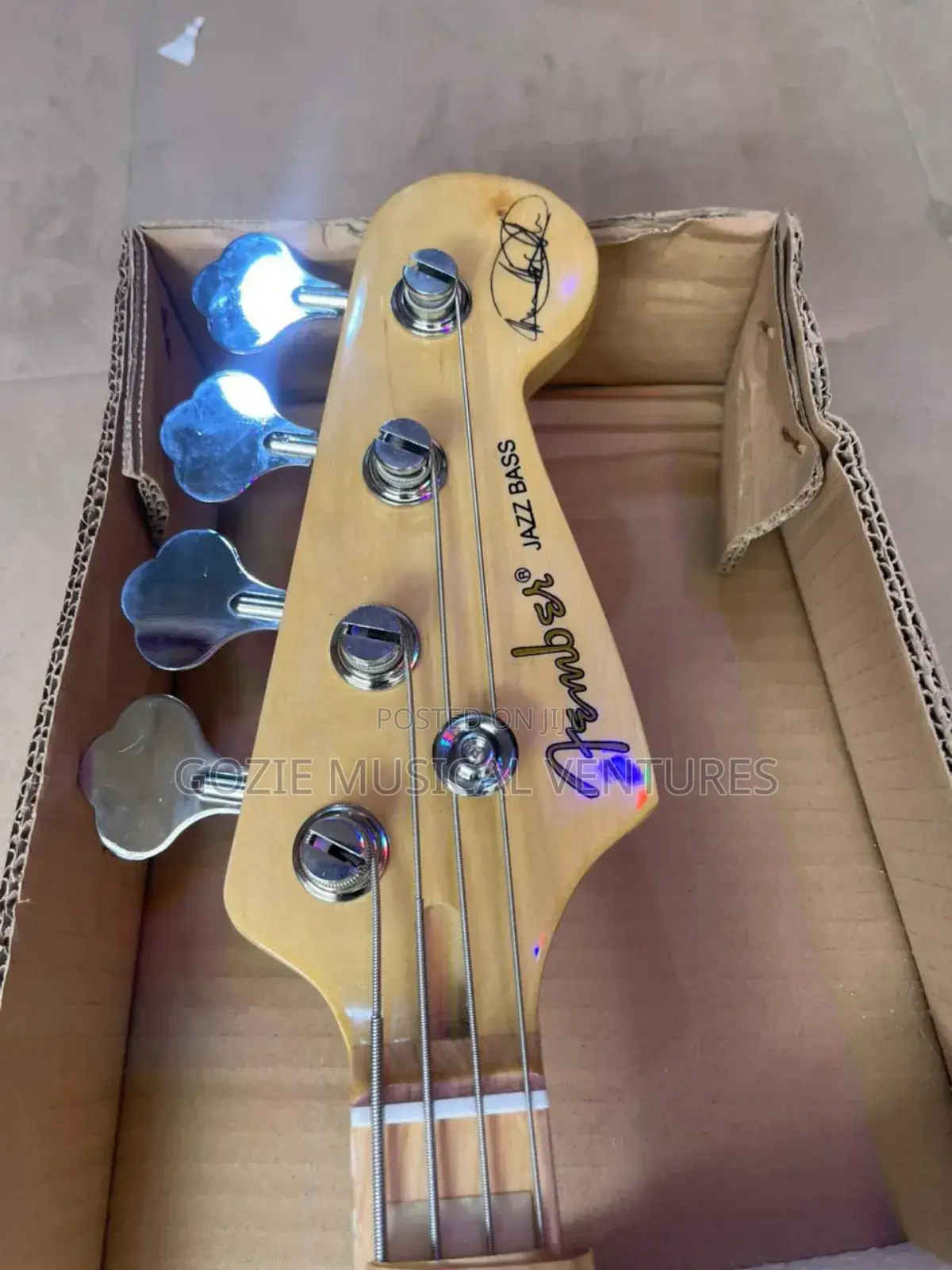 Fender Squeir Jazz Bass Active 4 String.
