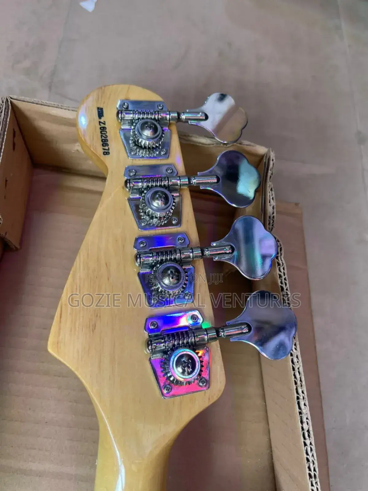 Fender Squeir Jazz Bass Active 4 String.