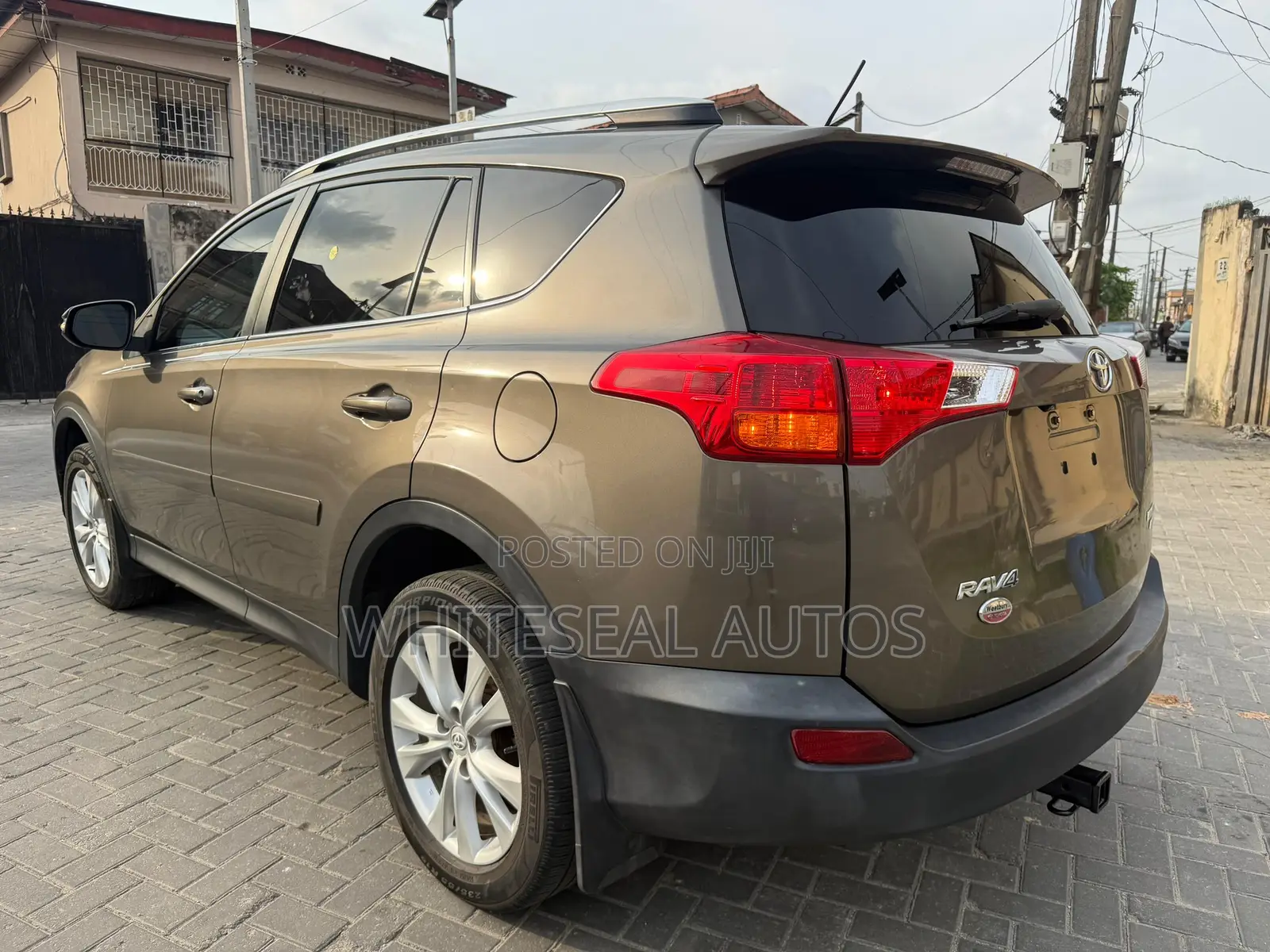 Toyota RAV4 Limited 4dr SUV (2.5L 4cyl 6A) 2015 Brown