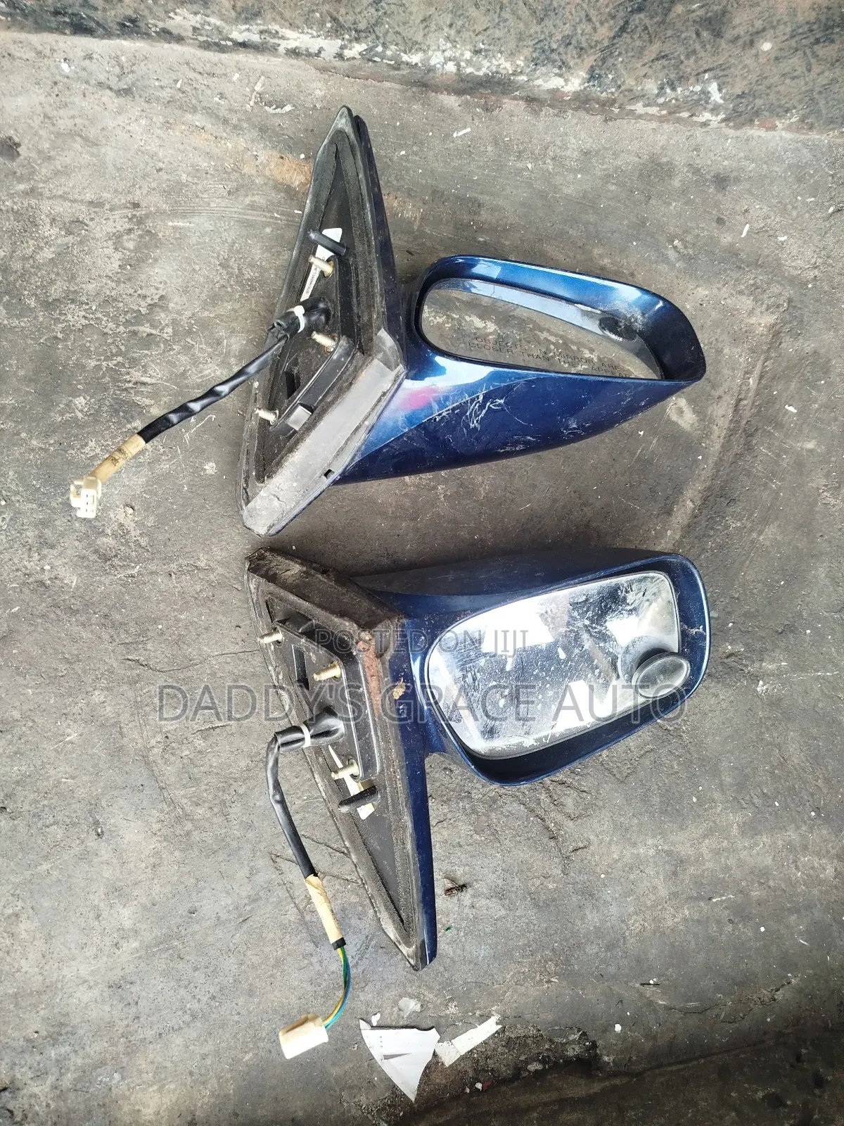 Toyota Matrix 2003-2007 Side Mirrors.