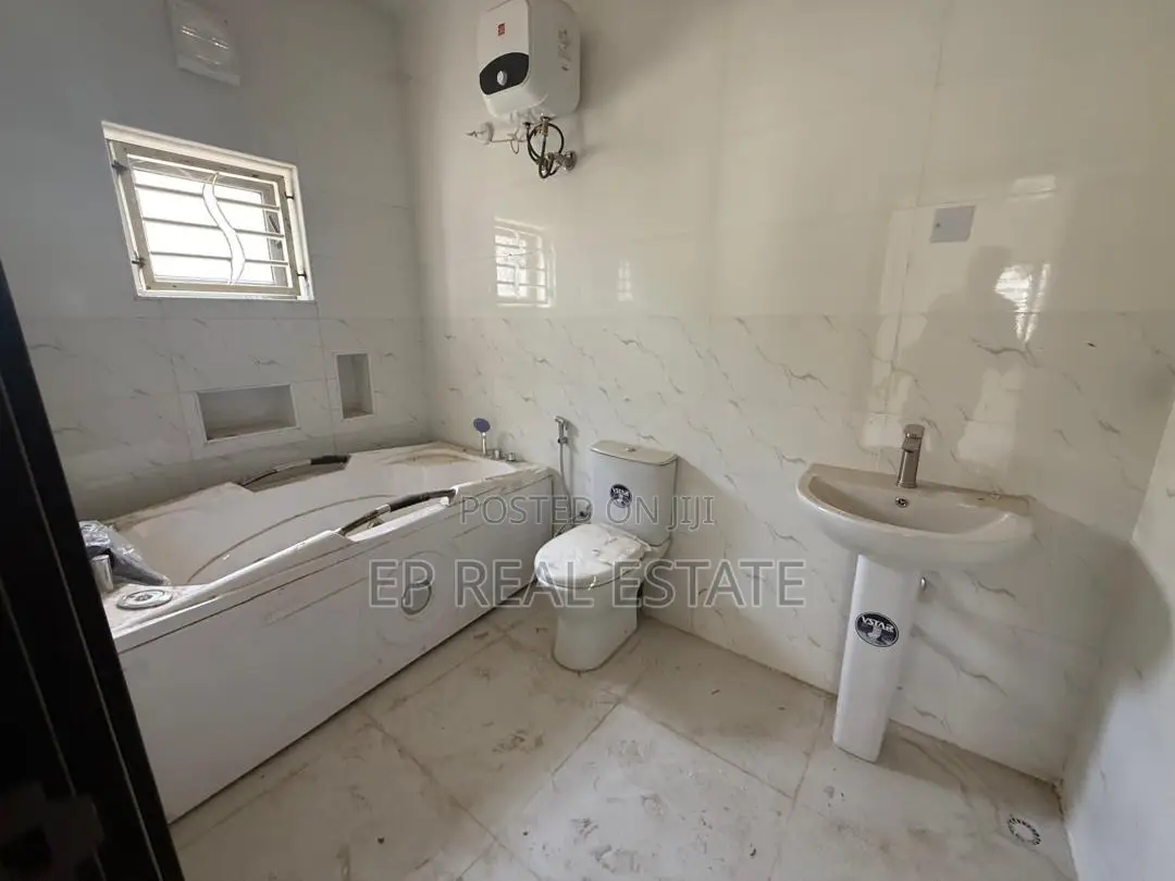5bdrm House in Guzape District for sale