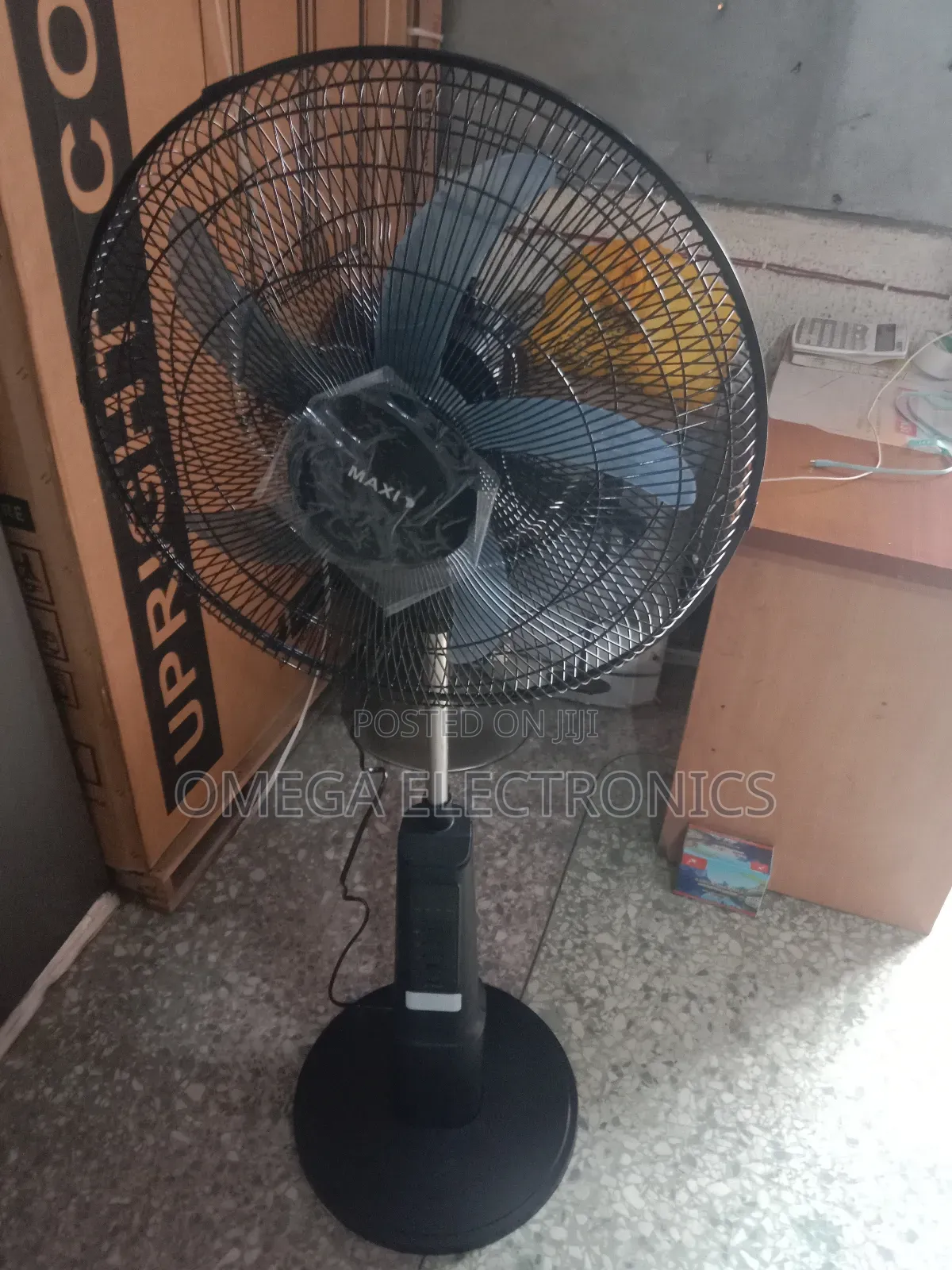 Maxi Rechargeable Fan 18inches