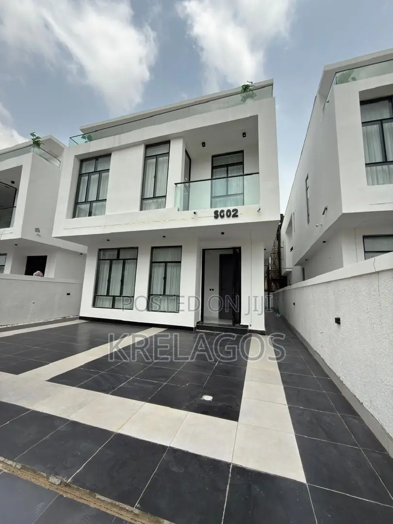 5bdrm Duplex in Chevron for sale