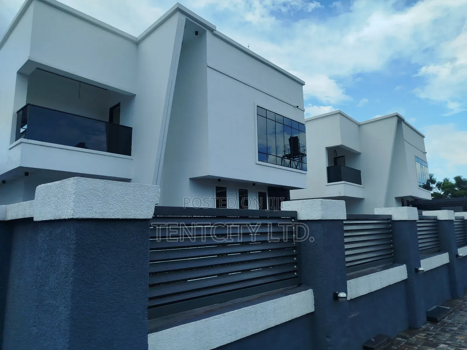 5bdrm Duplex in Thinker'S Corner, Enugu for sale