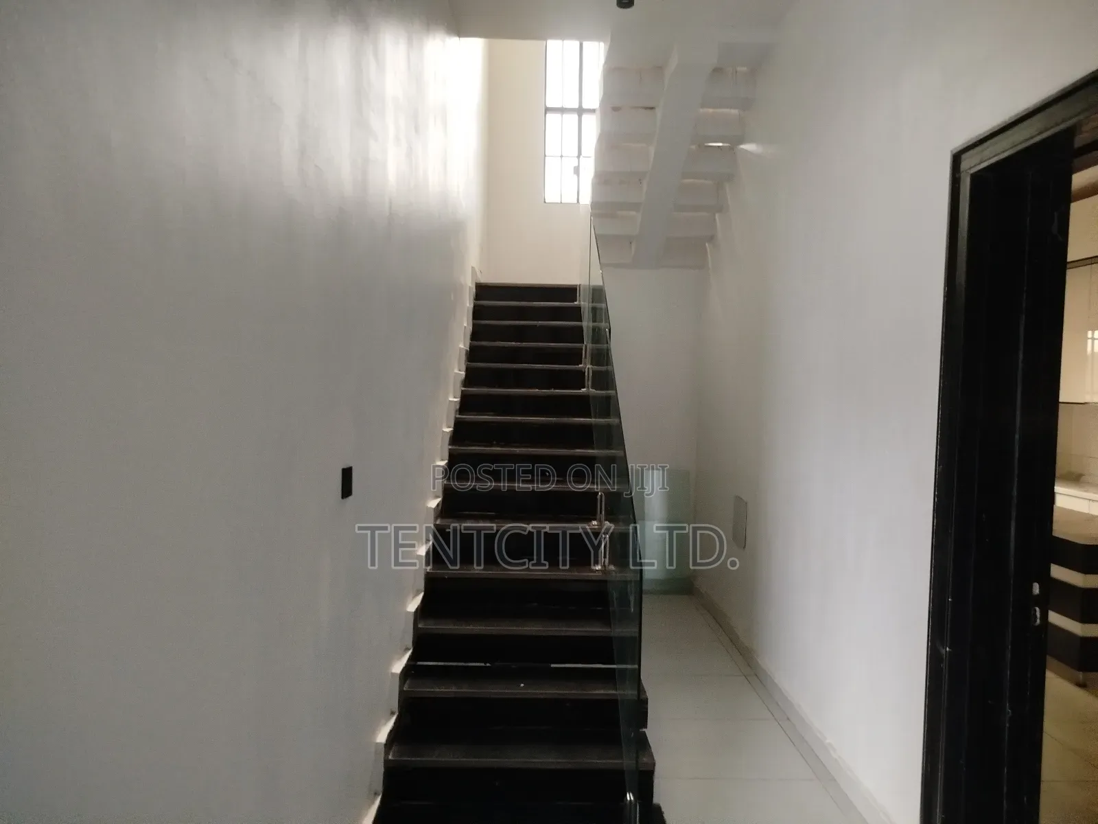 5bdrm Duplex in Thinker'S Corner, Enugu for sale