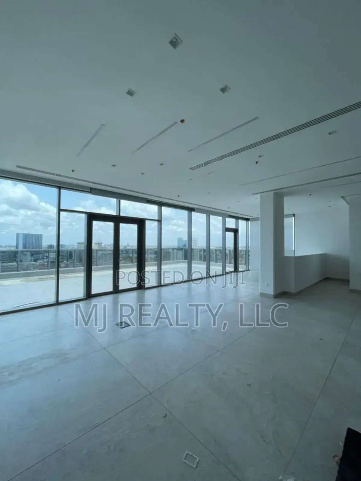 160 SQM Penthouse Office Space at Vi